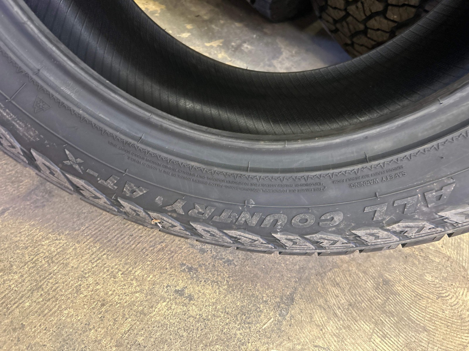 IRONMAN ALL COUNTRY AT-X BSW P 285 55 20 116T XL ALL TERRAIN TIRE 98978
