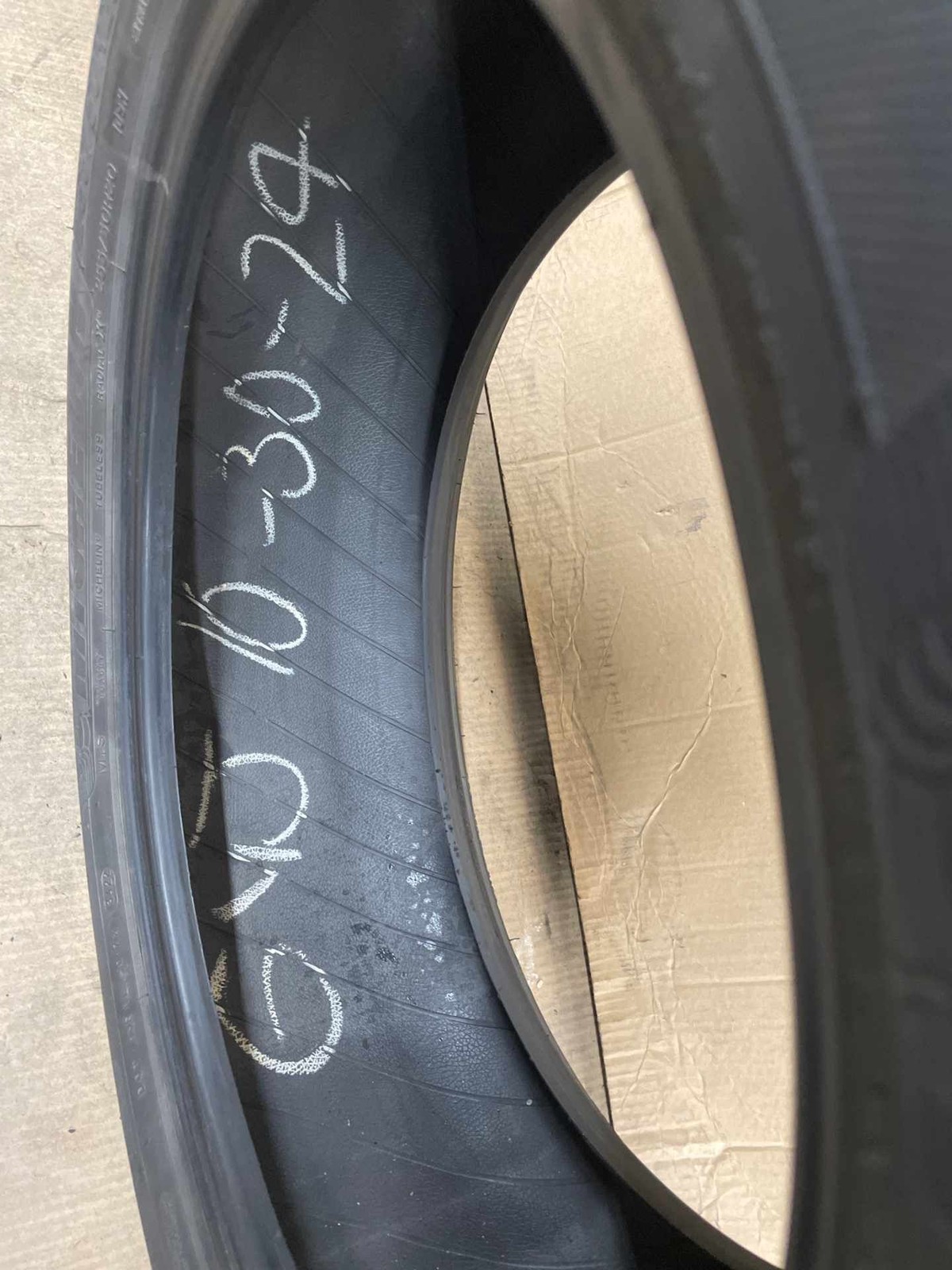 (B) MICHELIN DEFENDER LTX M/S 255/50R20 109H EXTRA LOAD DOT 4822 7/32NDS