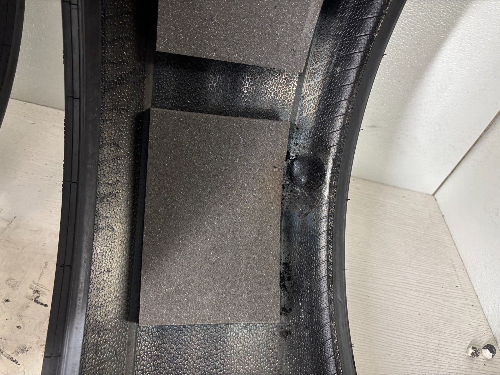 2 Tires 285 30 21 Pirelli P Zero PZ4 MO-S (8.20/32 = 90% Tread Left)