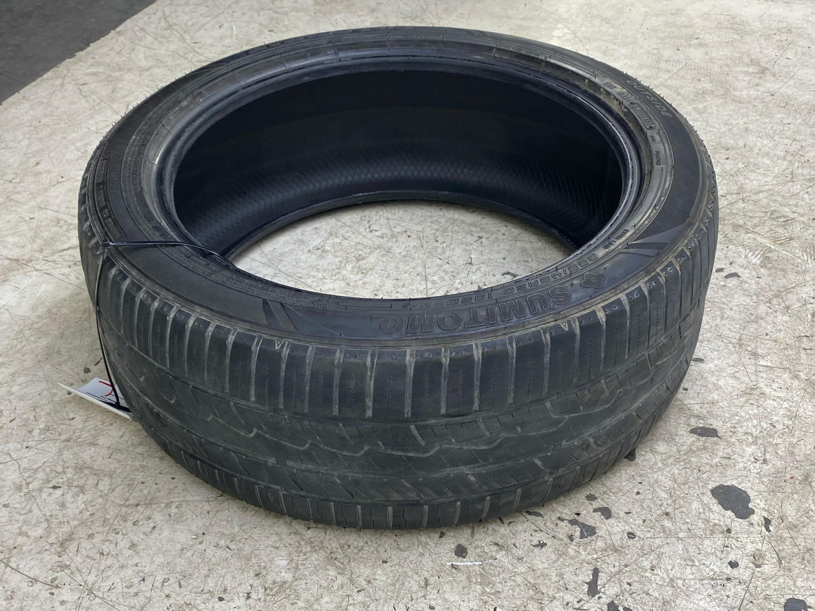 2022 2.5L FWD SUMITOMO HTR A/S P03 255/45R/20 TIRE DOT 1323 3/32 DEPTH TREAD