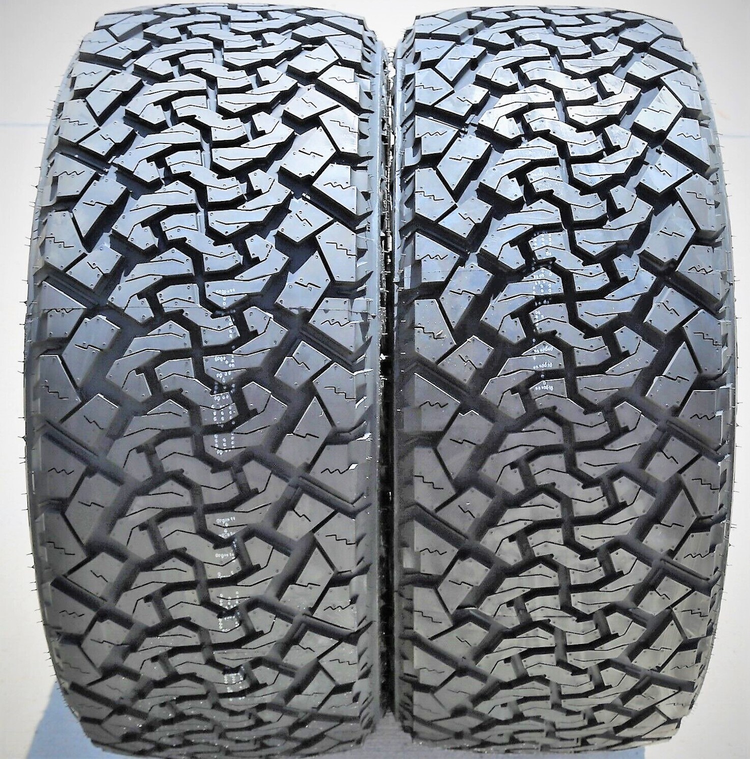 Tire Venom Power Terra Hunter X/T 305/30R26 109V XL XT Extreme Terrain