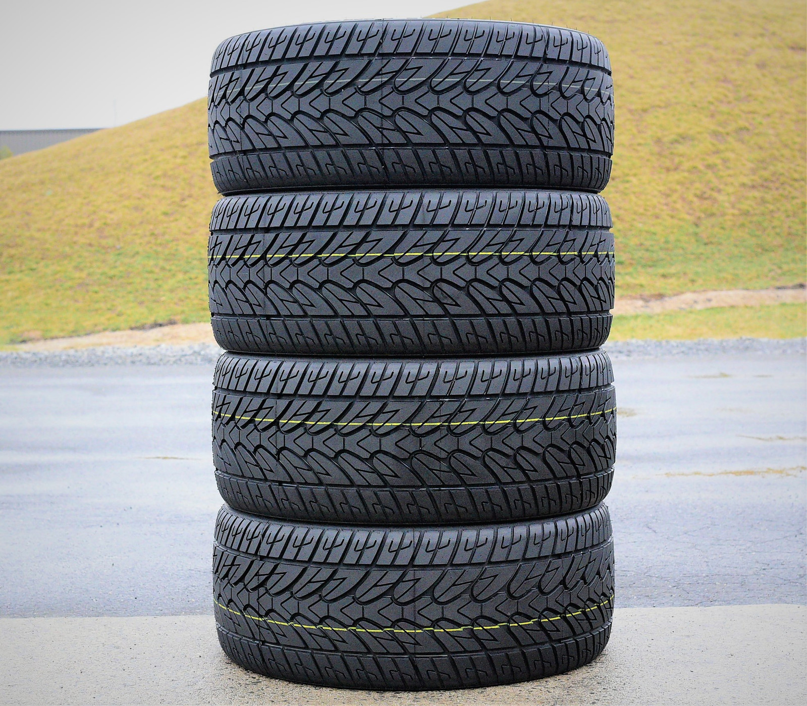 4 New Fullway HS266 305/35R24 112V XL A/S Performance Tires