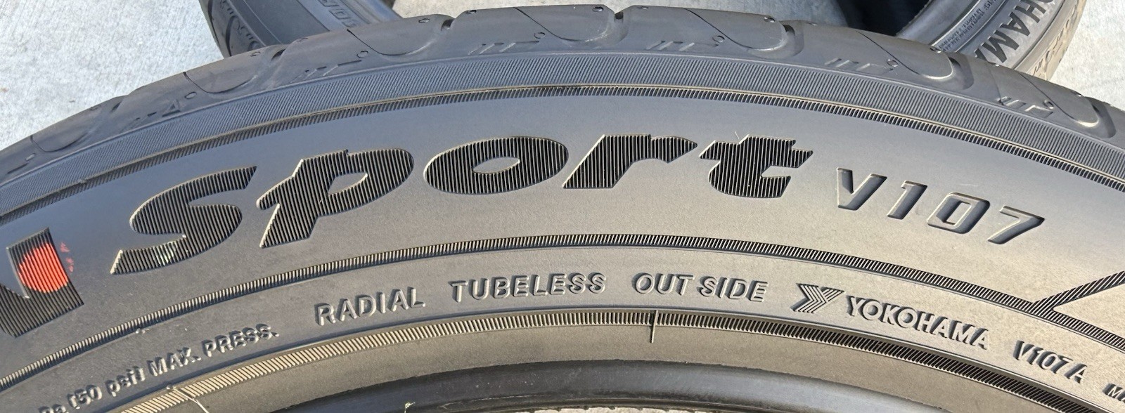 Set of TWO BRAND NEW 285/40R20 108Y Yokohama ADVAN Sport V107 Tires 2854020