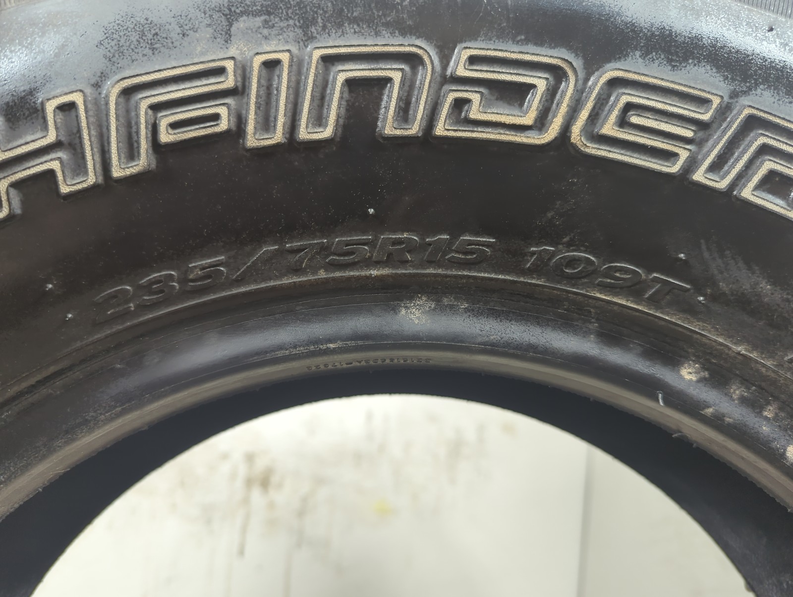 Used Tire 235/75R15 PATHFINDER HT 109T – Tread Depth 11/32