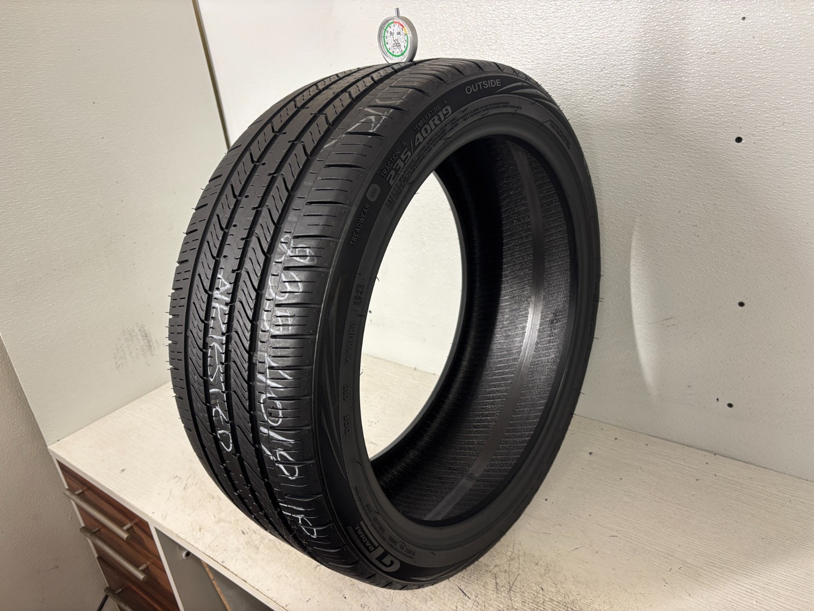 NO SHIPPING ONLY LOCAL PICK UP 1 tire 235 40 19 GT Radial Maxtour LX 96V