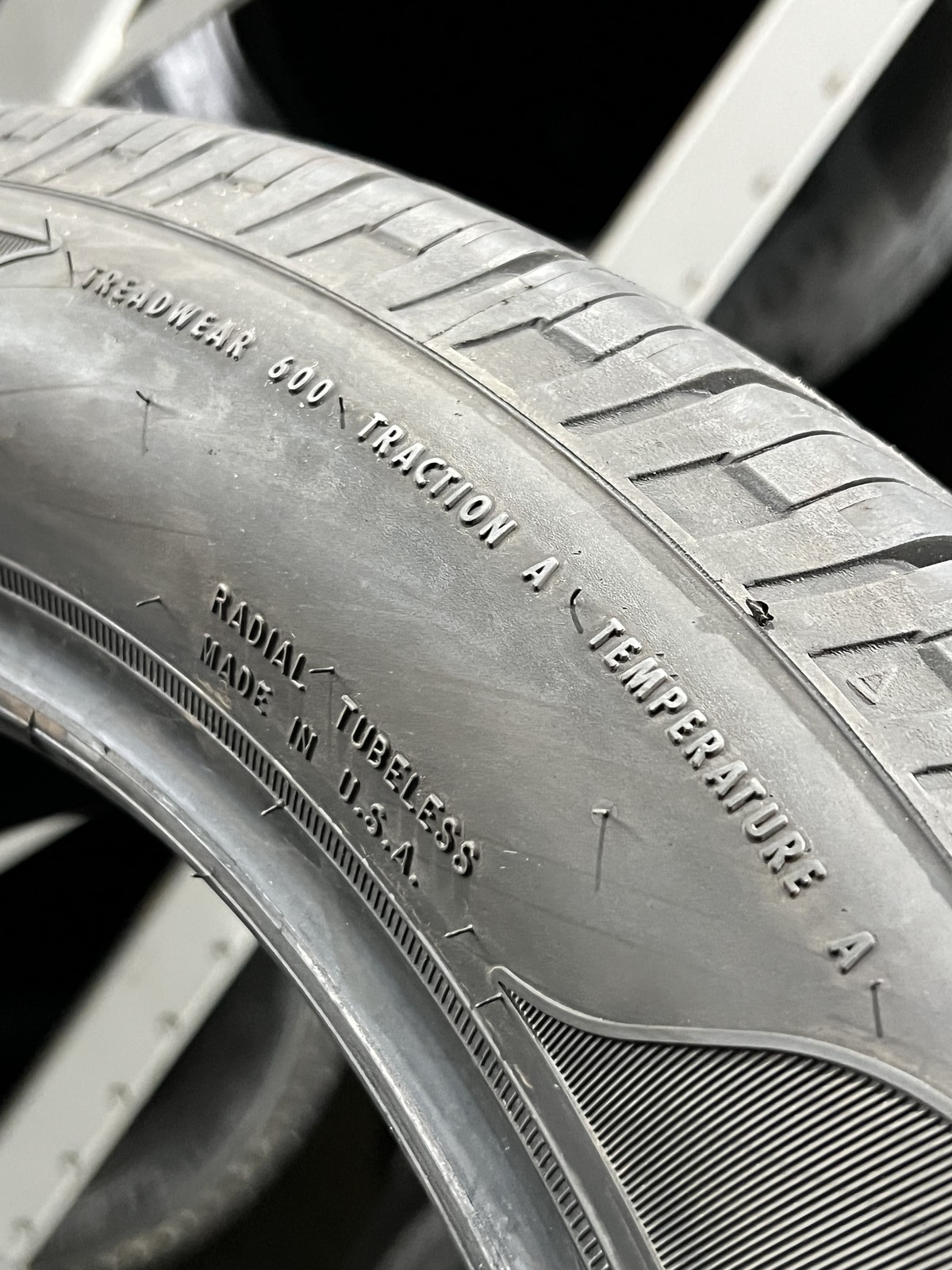 1 New Goodyear Reliant All-season 215/55R17 94V DOT.5025 9.75/32 New