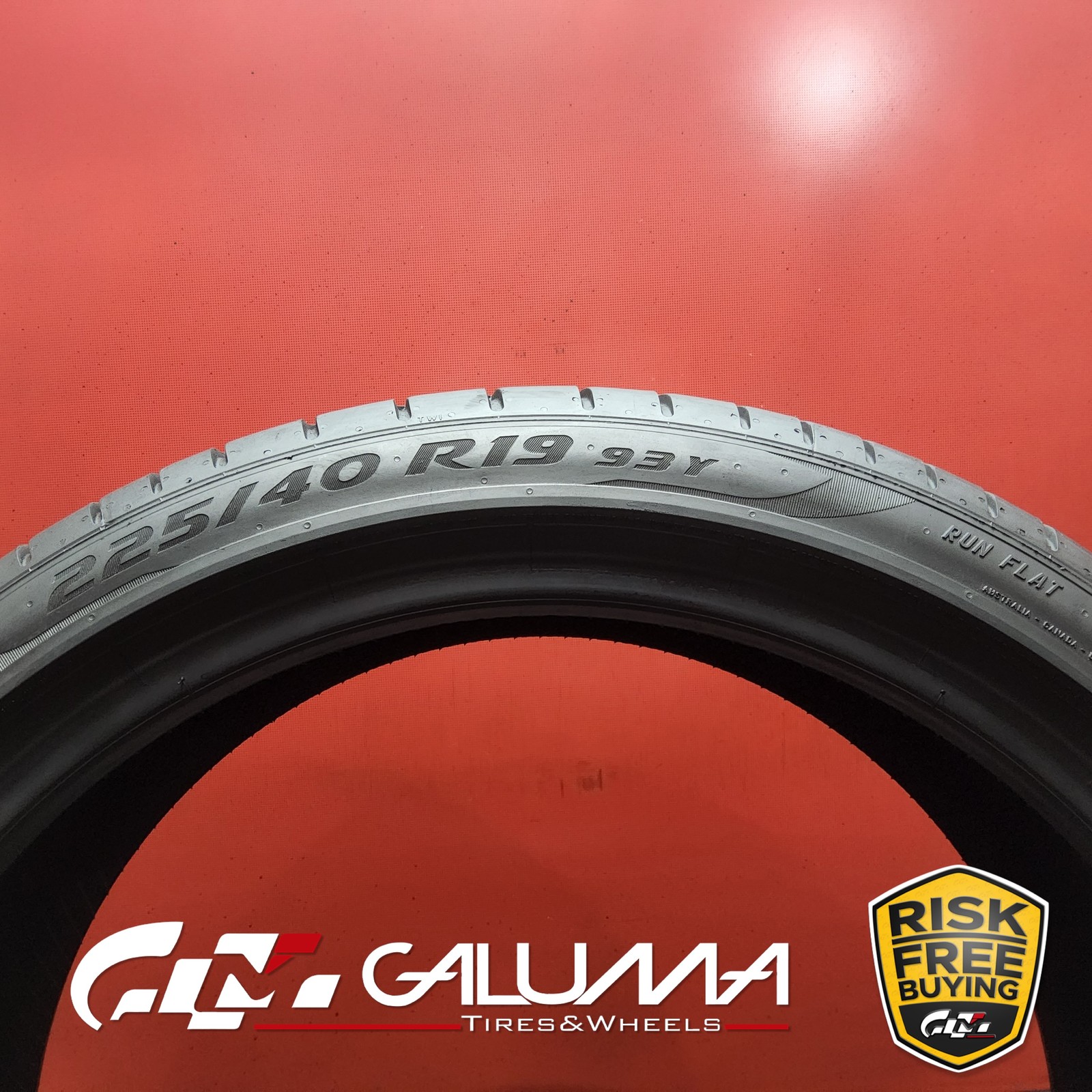 1 Tire Pirelli P-Zero (PZ4) RunFlat (★) XL 225/40R19 225/40/19 93Y #95435