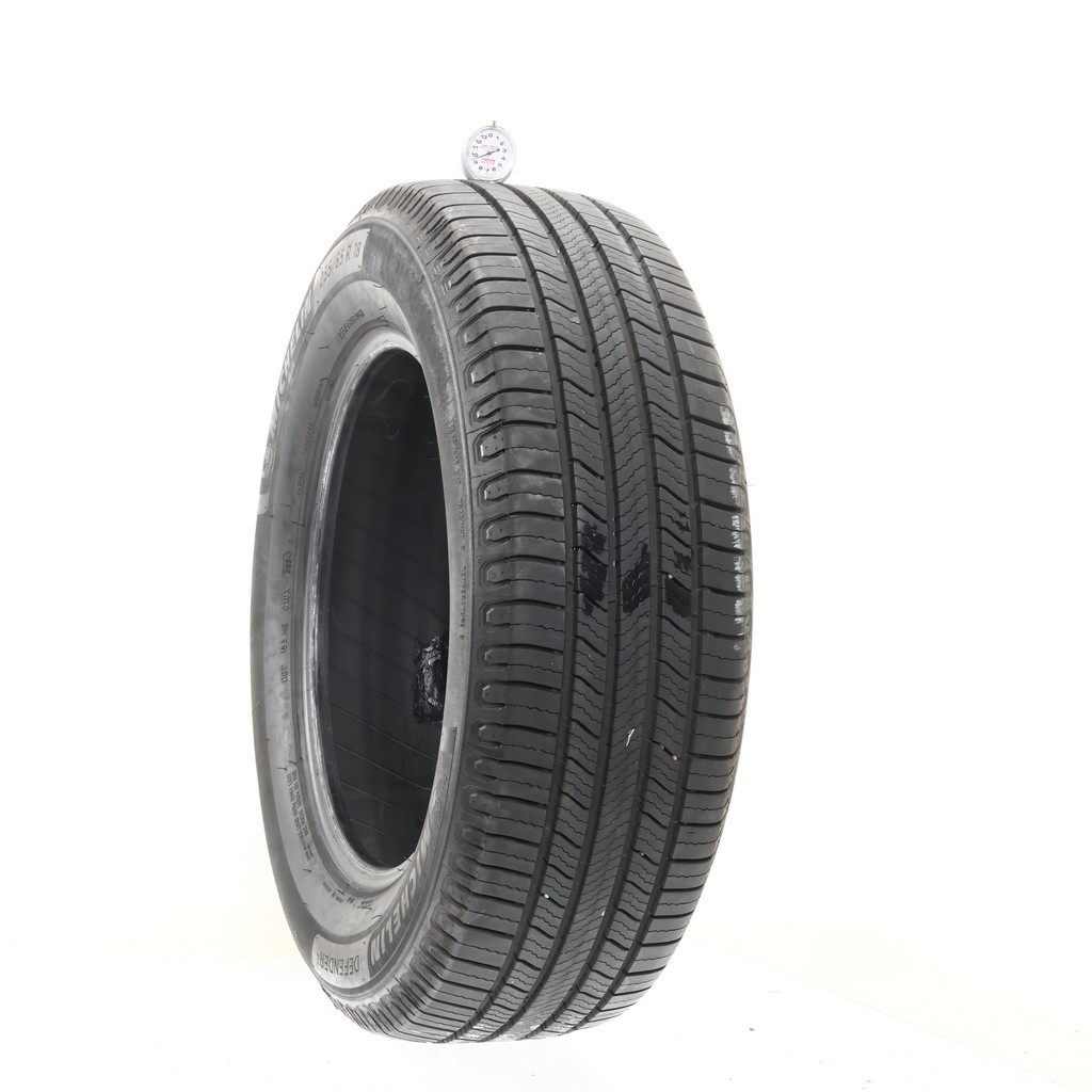 Set of (4) Used 235/65R18 Michelin Defender 2 106H – 8.5-9.5/32