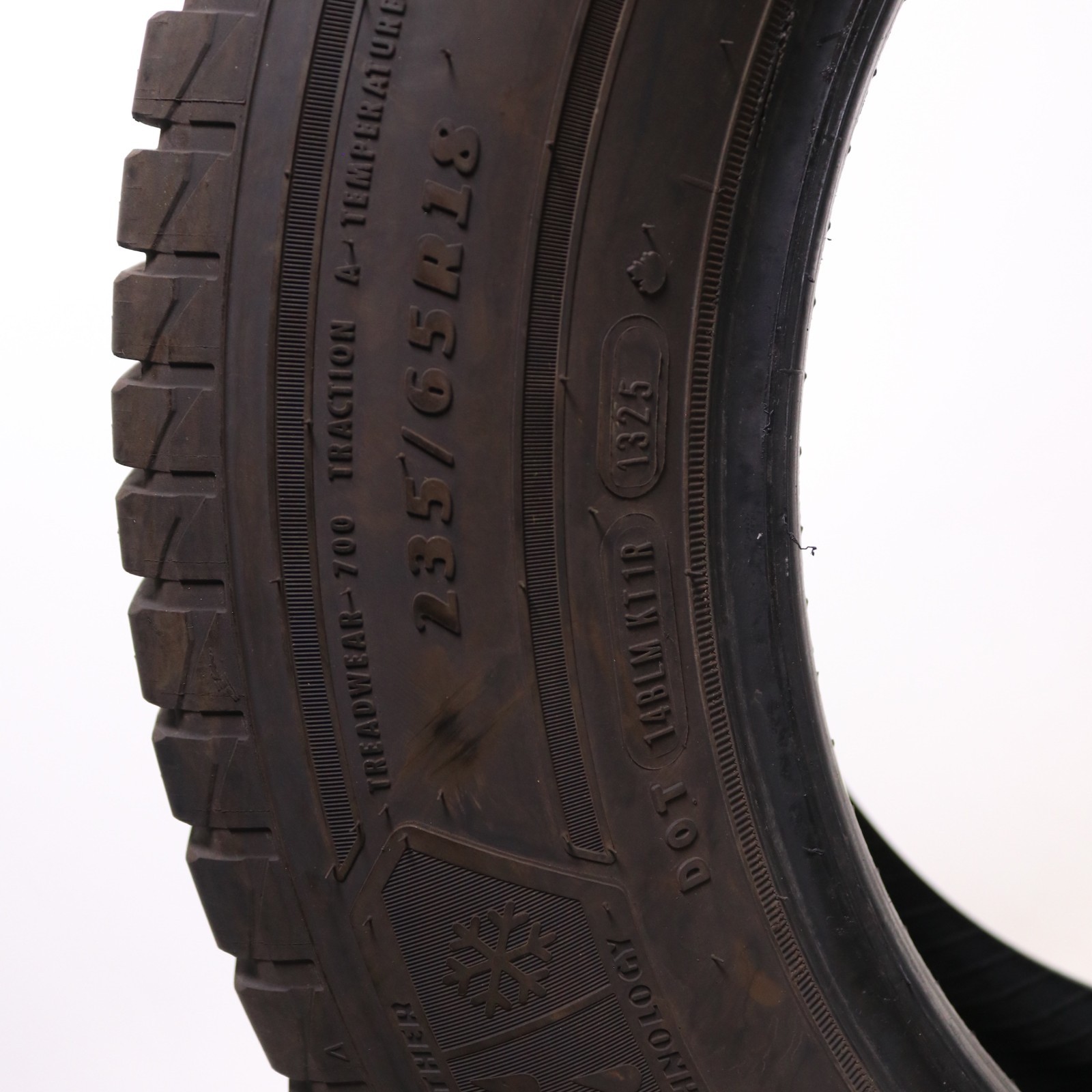Set of 2 Used 235/65R18 Goodyear Assurance WeatherReady 2 – 106V – 9-9.5/32