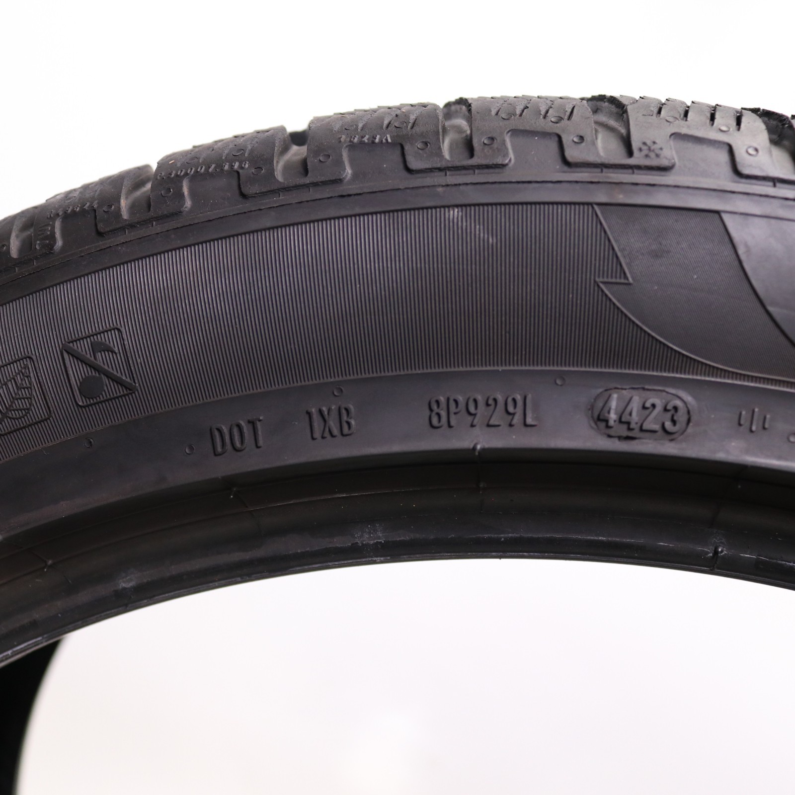 Set of 4 Used 325/35R22 & 285/40R22 Pirelli Scorpion Winter MO1 Mercedes gle gls