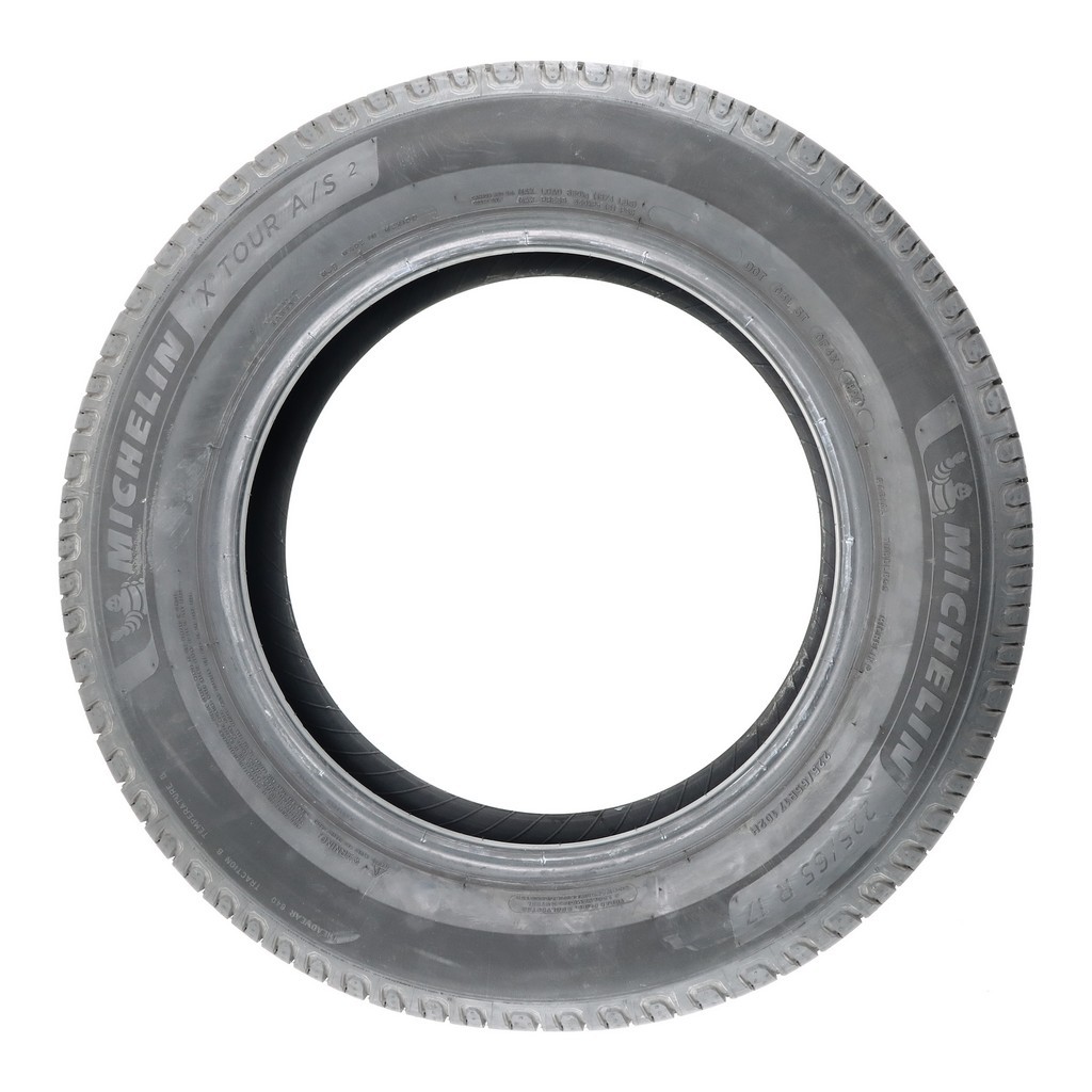 Set of (4) Used 225/65R17 Michelin X Tour A/S 2 102H – 8.5-9.5/32