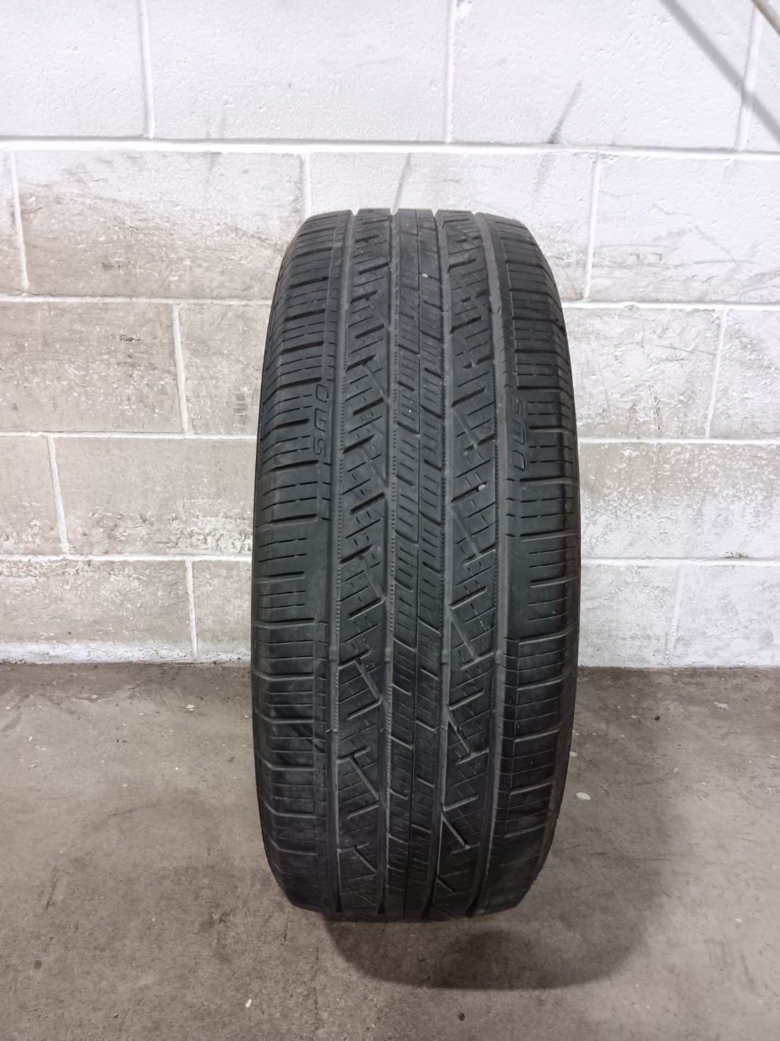 1x P235/55R19 Continental CrossContact LX25 8/32 105 V Used Tire 2355519