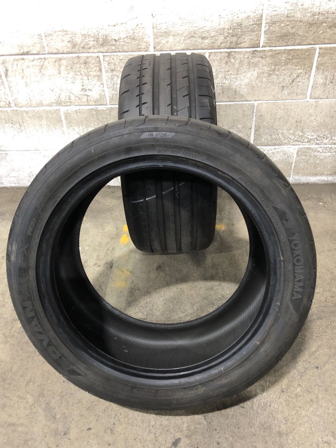 2x P275/40R18 Yokohama Advan Apex V601 9/32 103 Y Used Tires 2754018