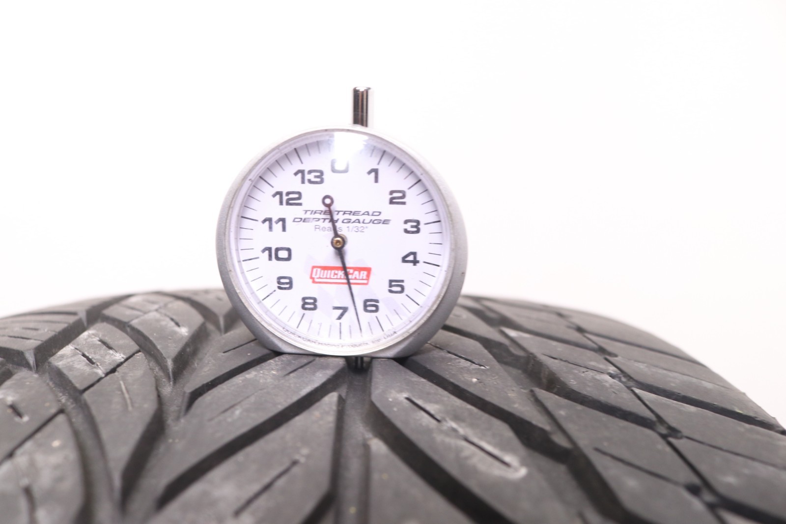 Used 245/40R20 Vogue Signature V – 99W – 6.5/32 No Repairs