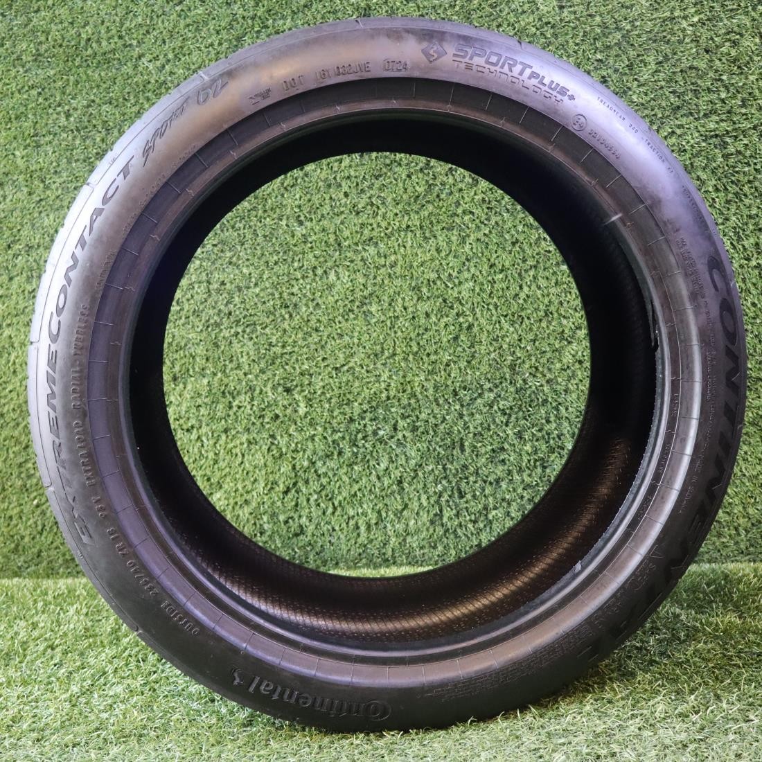 1 235 40 18 Continental Extreme Contact Sport 2 with 80% Tread 7/32 95Y #28006