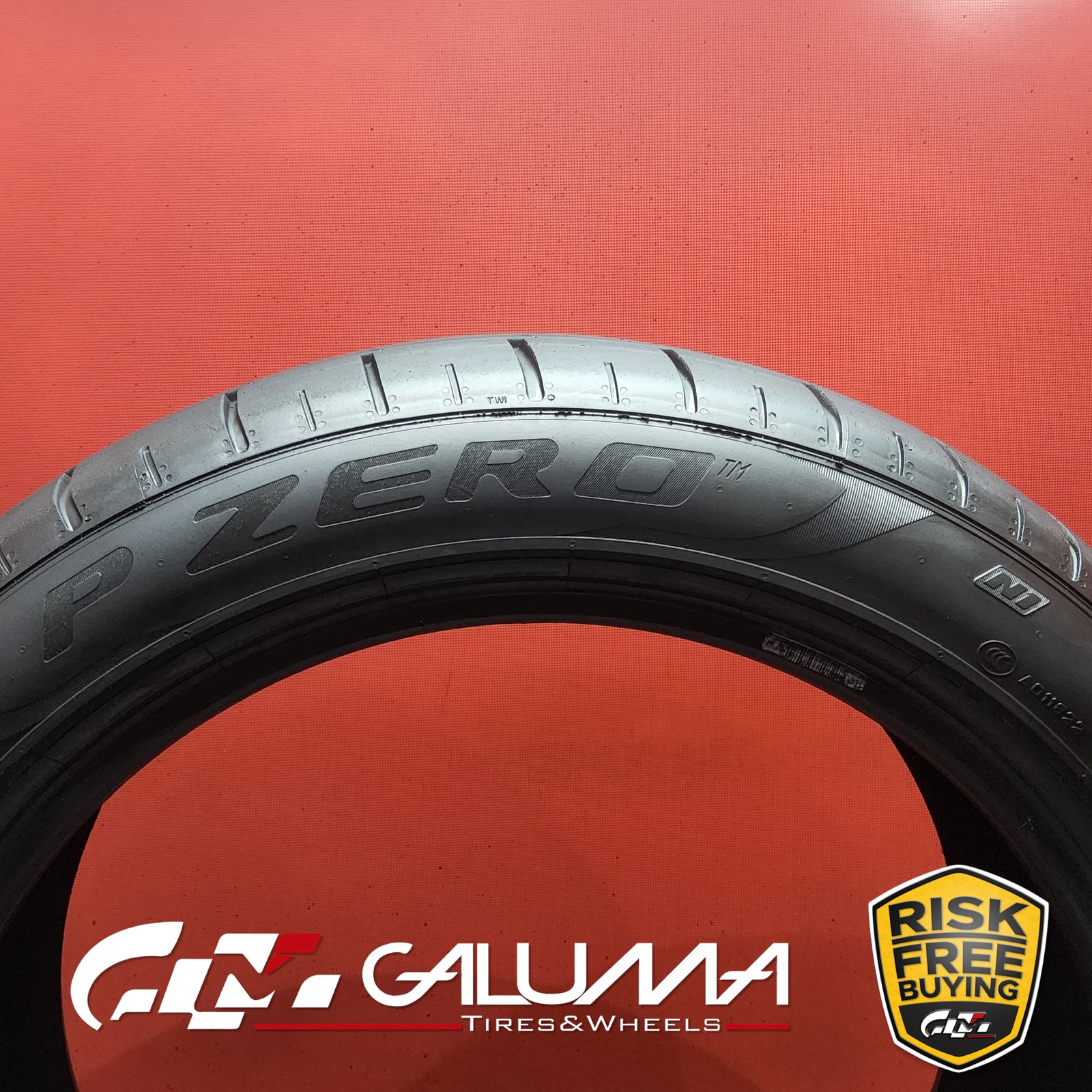 1 Tire LikeNEW Pirelli P Zero (N1) 235/45ZR18 235/45/18 2354518 94Y #95946