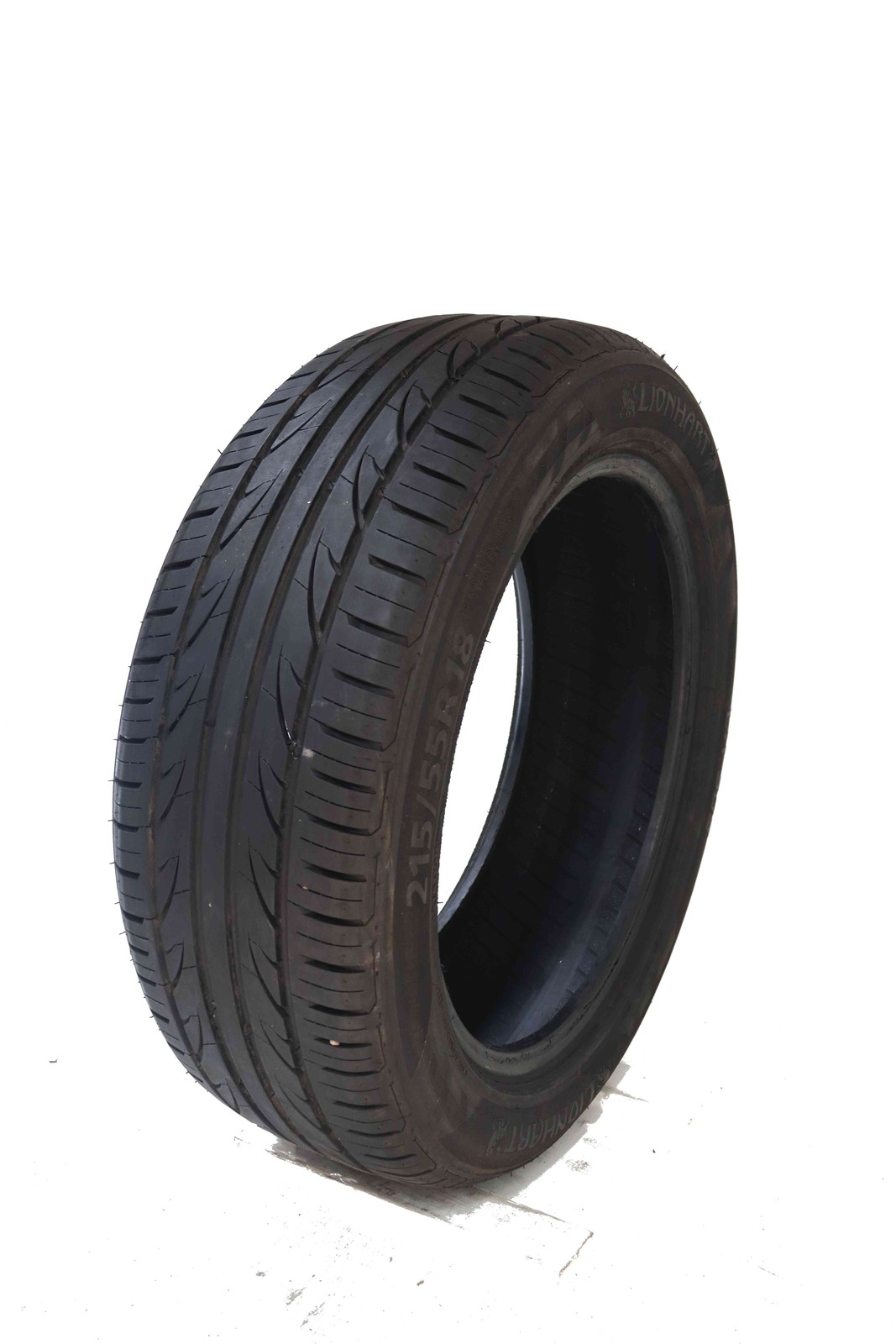 Set Of 2 P215/55R18 Lionhart LH-503 95 V Used 8/32nds
