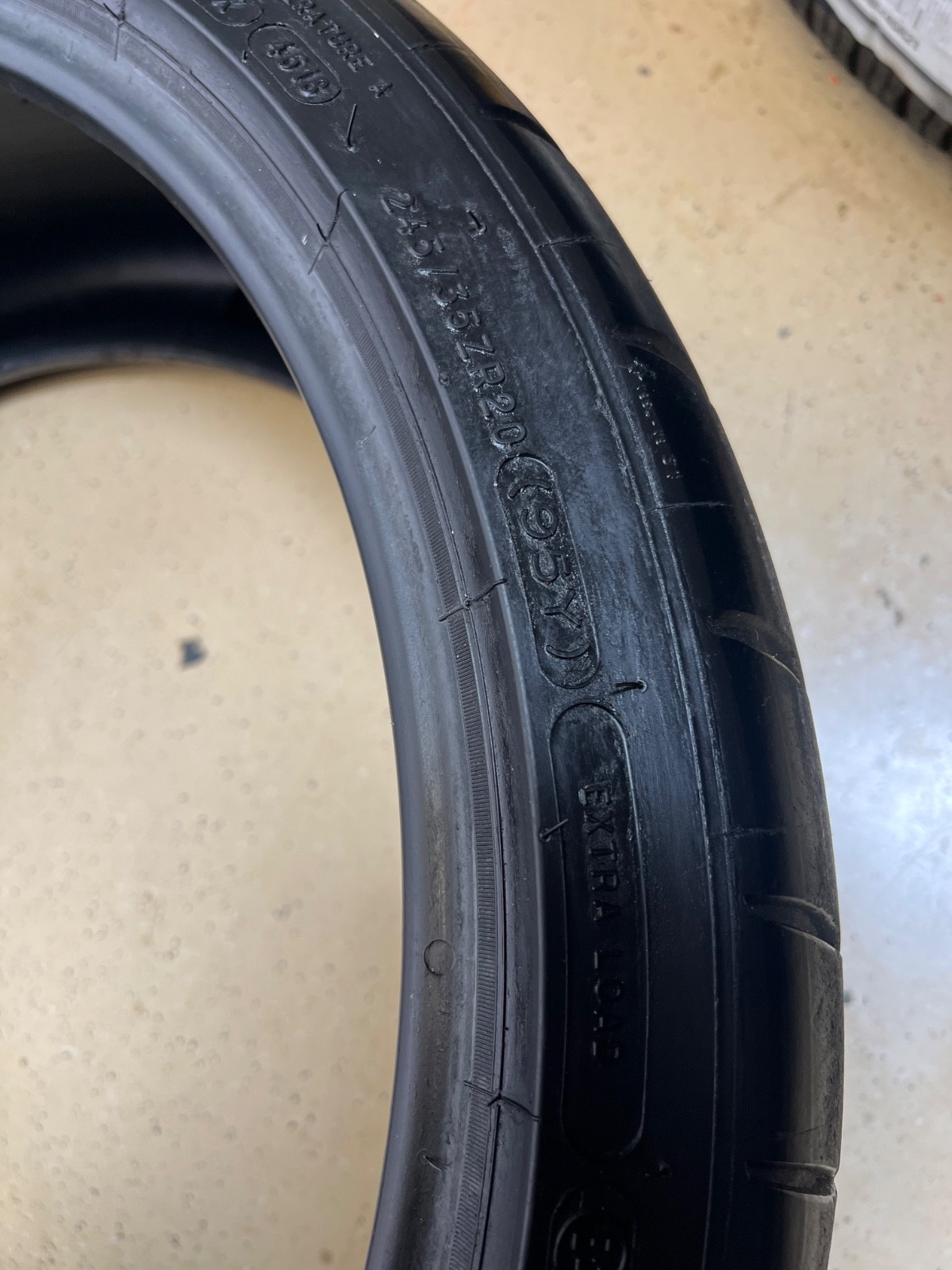 2 – NO REPAIRS 245/35ZR20 XL (95Y) Michelin Pilot Sport Cup 2 (K2) – 4083