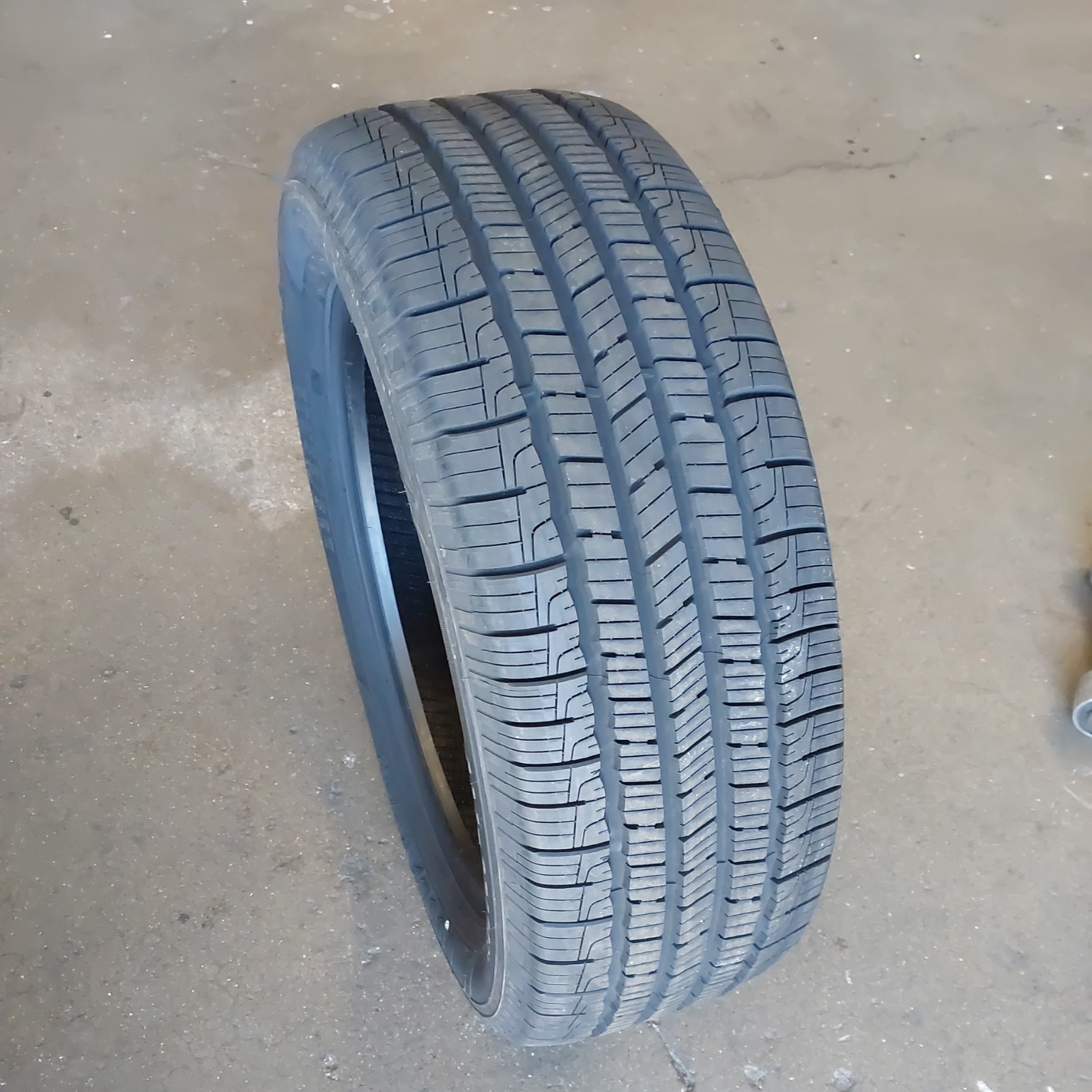 Goodyear Reliant All-Season 235/55R19 101V All-Season Tire DOT 1625
