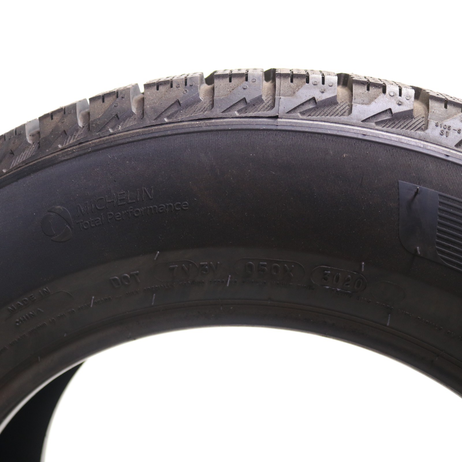 Set of 4 New 225/60R16 Michelin X-ICE Snow – 102H – 10/32