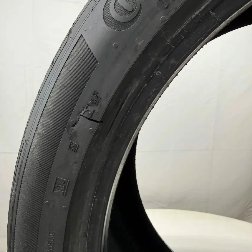 Used 325/30R21 Continental ProContact RX ND0 108V 8/32 (DOT 24)