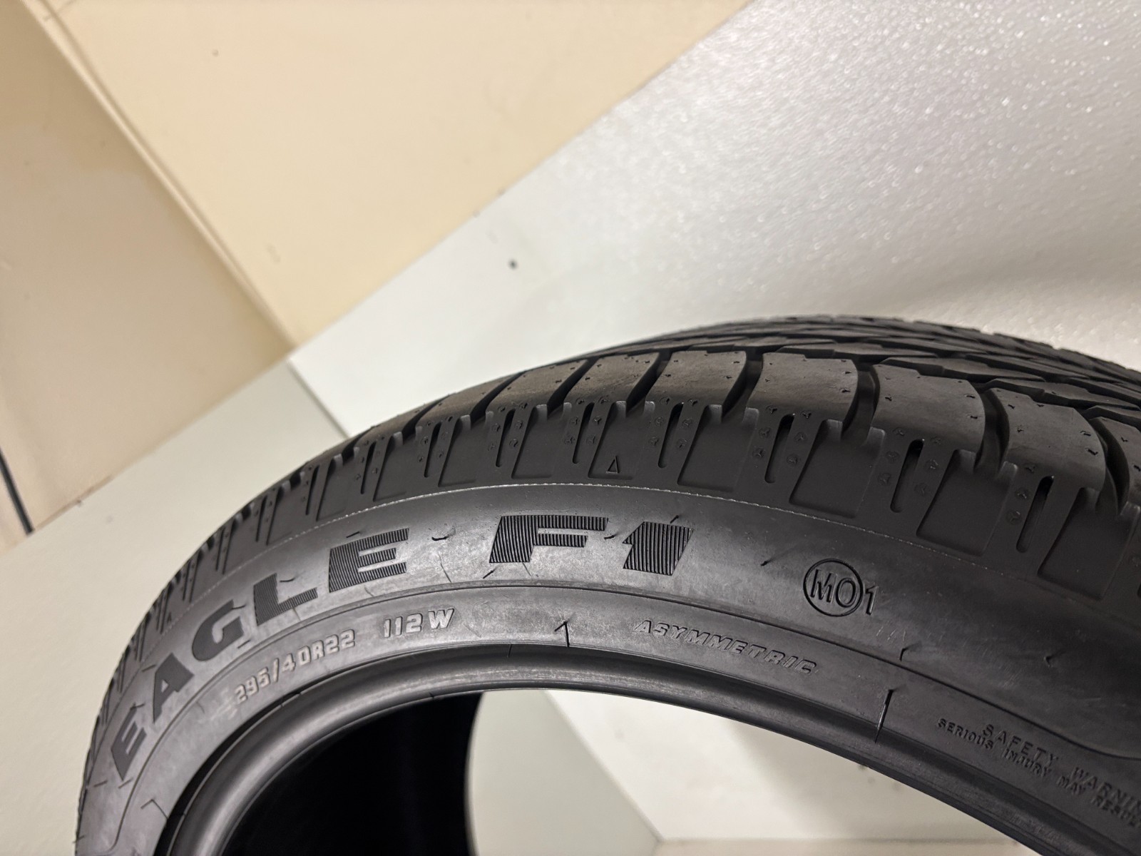 2 tires 295 40 22 Goodyear Eagle F1 Asymmetric SUV 8.50-9.00/32 = 94-100% Tread