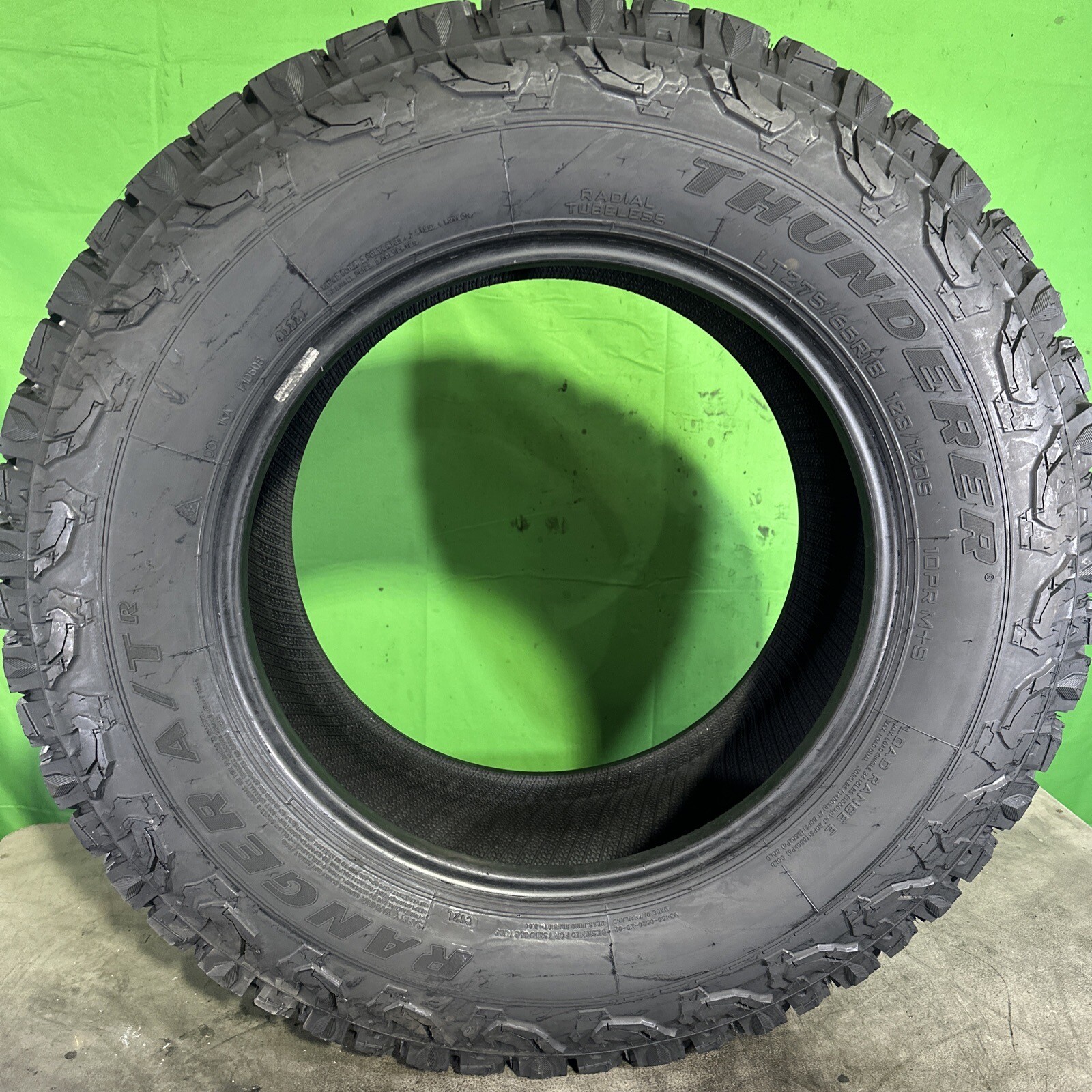 Single,Used-LT275/65R18 Thunderer Ranger A/T R 123/120S 10-32 DOT 4022