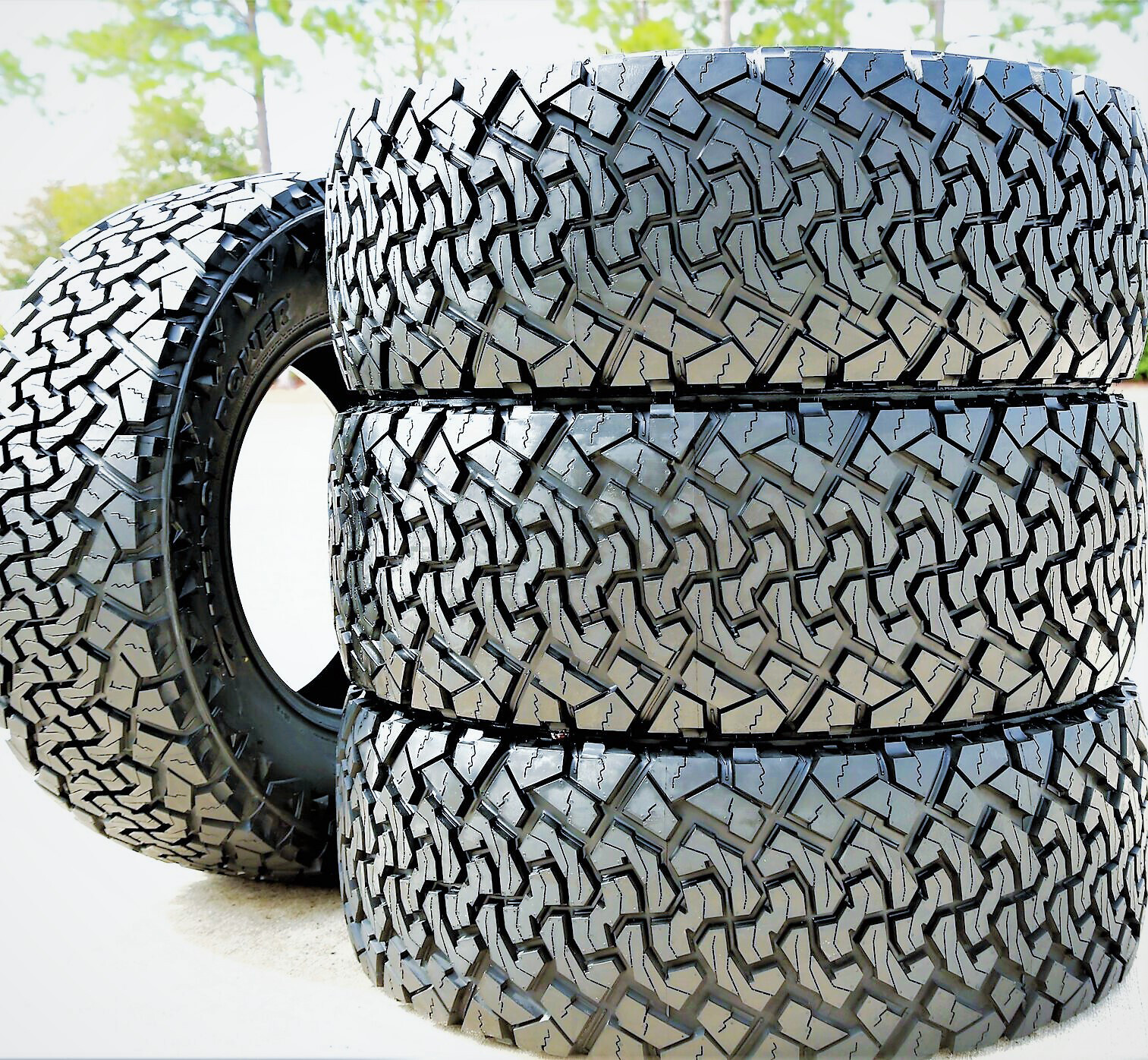 4 Tires Venom Power Terra Hunter X/T LT 305/55R20 Load E 10 Ply Extreme Terrain