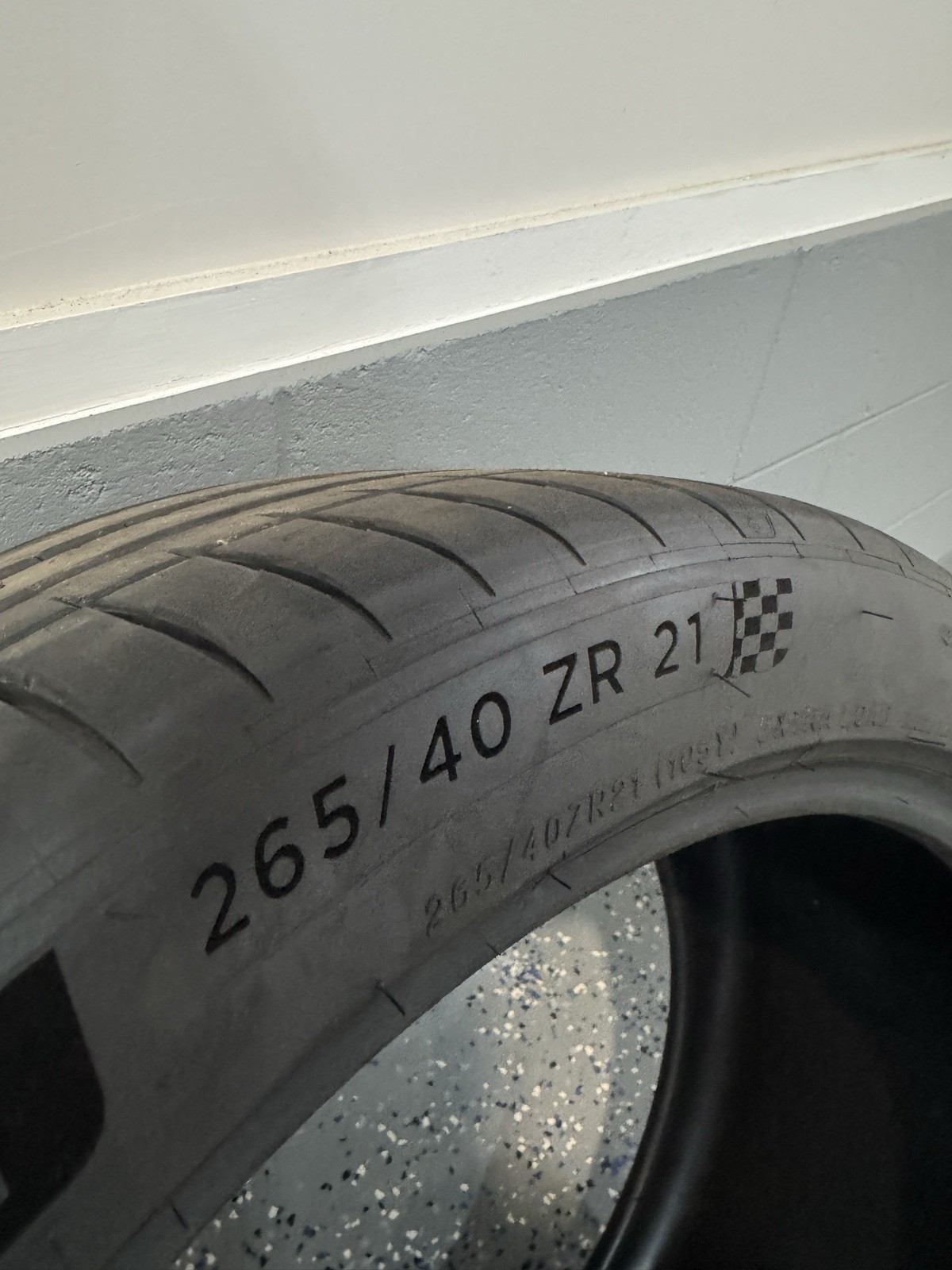 1 Like new Michelin Pilot sport 4s summer tire 265/40 zr21 105y dot1025
