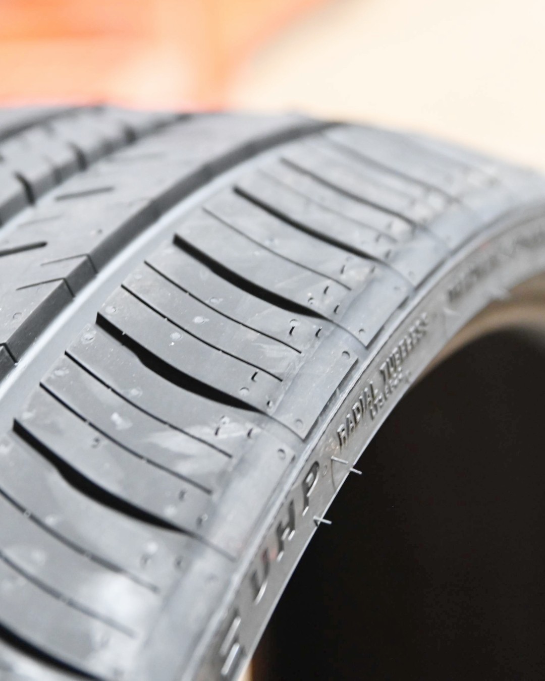 2 NEW ATLAS FORCE UHP 245/40R18 97Y XL Tires
