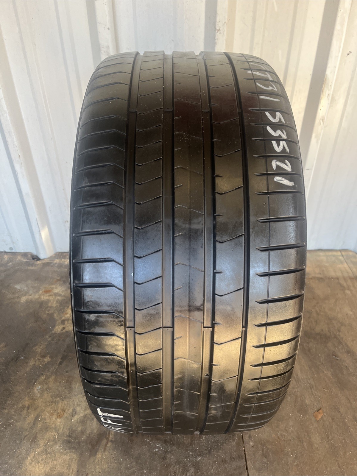 Pirelli PZero PZ4 Luxury 315/35R20 Tire