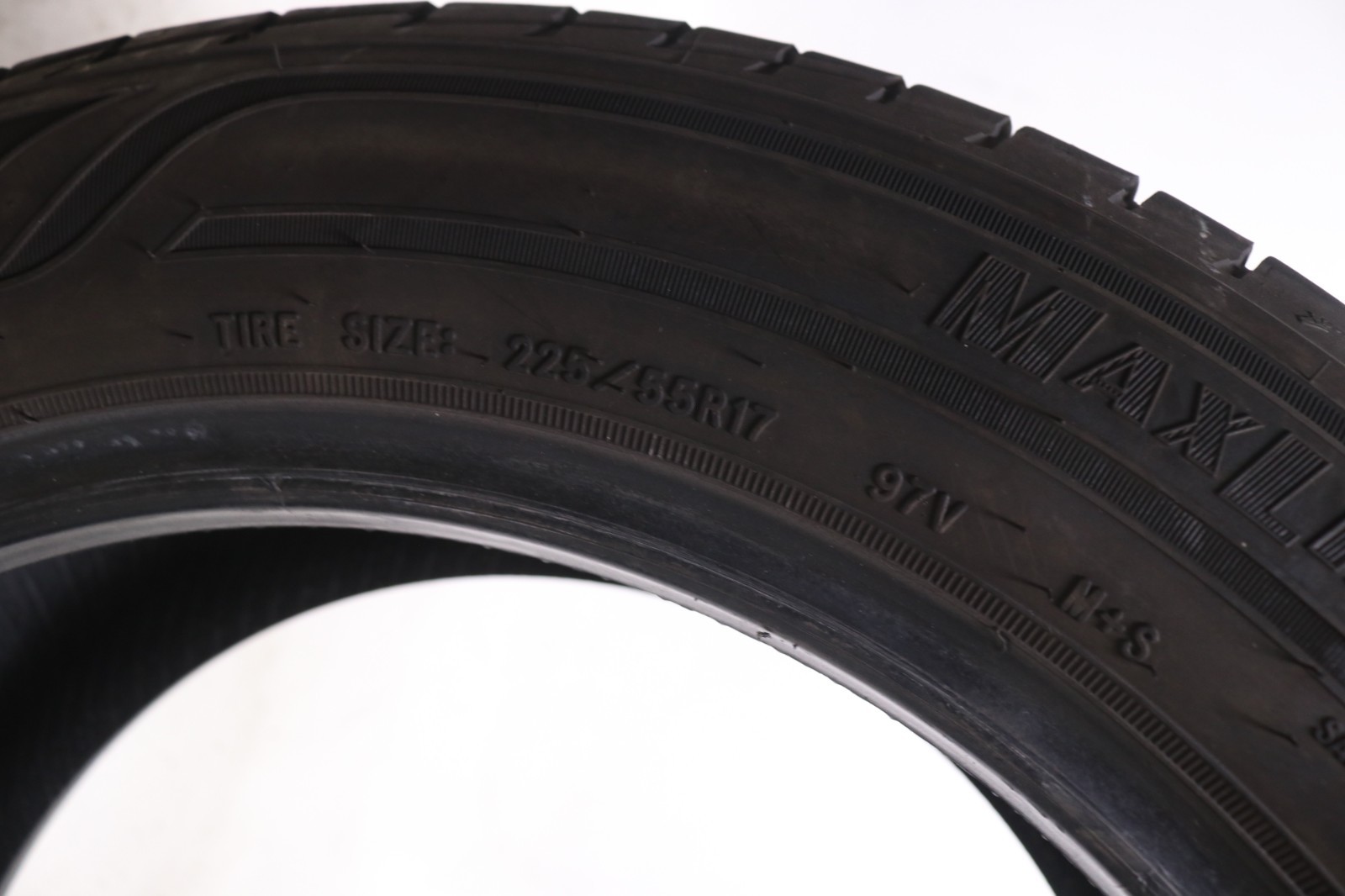 Set of 4 Used 225/55R17 Goodyear Assurance MaxLife – 97V – 8.5-9.5/32