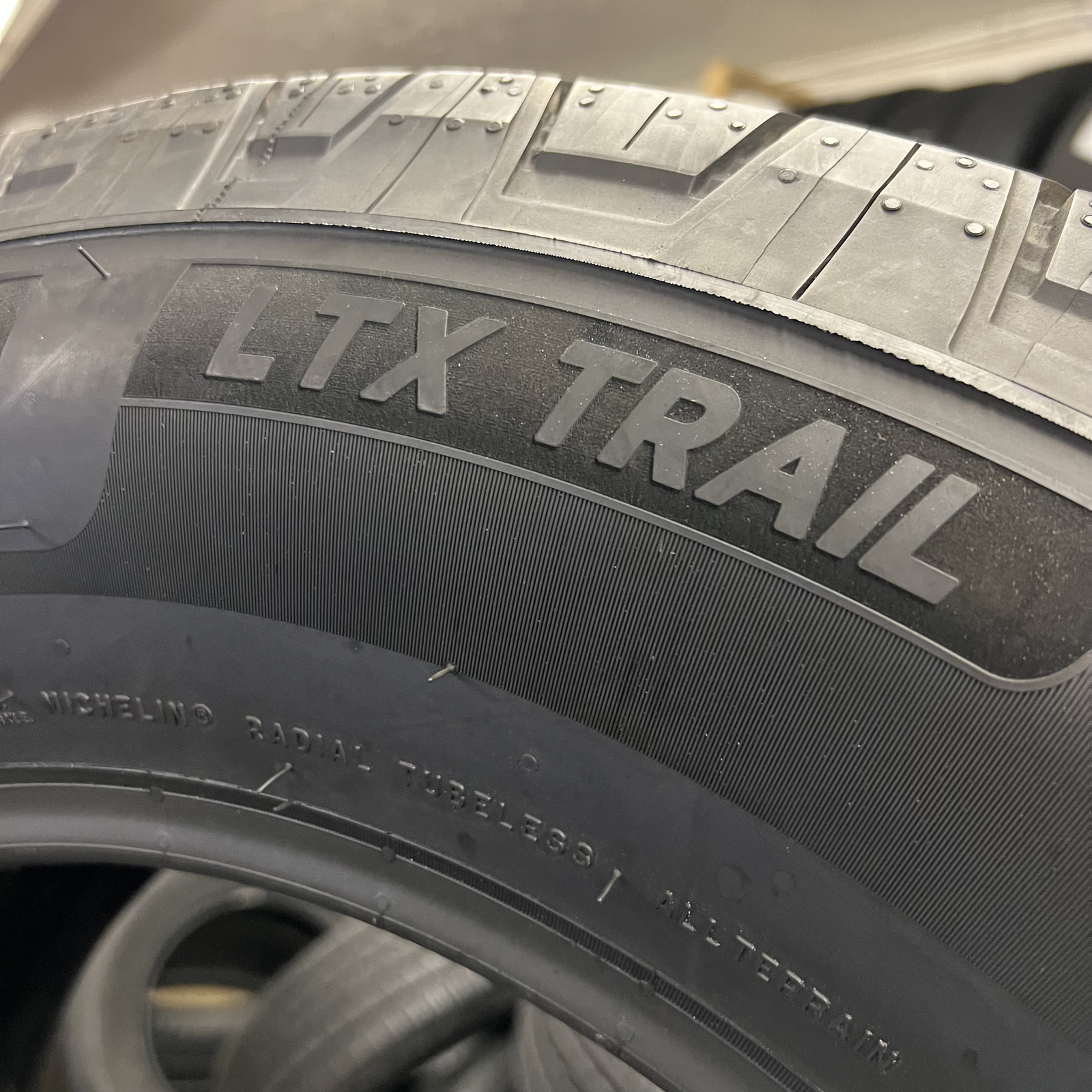 Set Of 2 Tires New Michelin LTX Trail 265/70R18 116S D.O.T.3923-4723 10/32 New