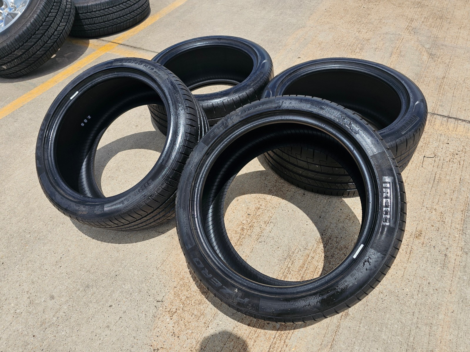 (2) 275/40/22 + (2) 315/35/22 Pirelli P Zero tires 107Y 111Y PNCS BMW X6 X7 XM
