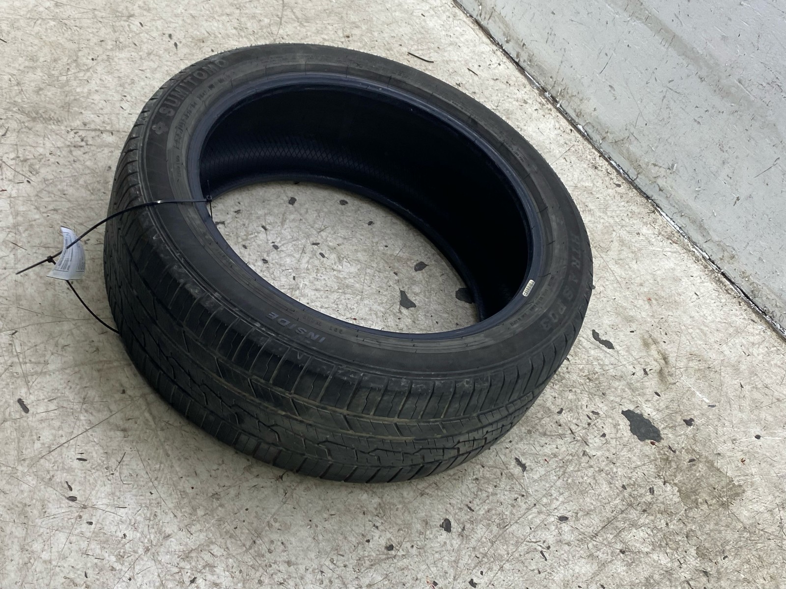 2022 2.5L FWD SUMITOMO HTR A/S P03 255/45R/20 TIRE DOT 0423 6/32 DEPTH TREAD