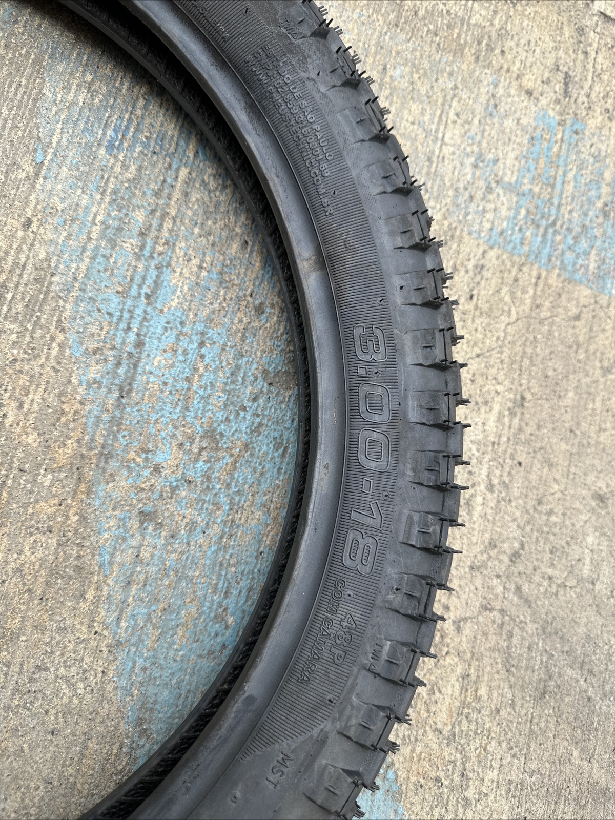 PNEUS TECHNIC TK BLOCK 3.00-18 T C/C 48P DOT 04C 0423