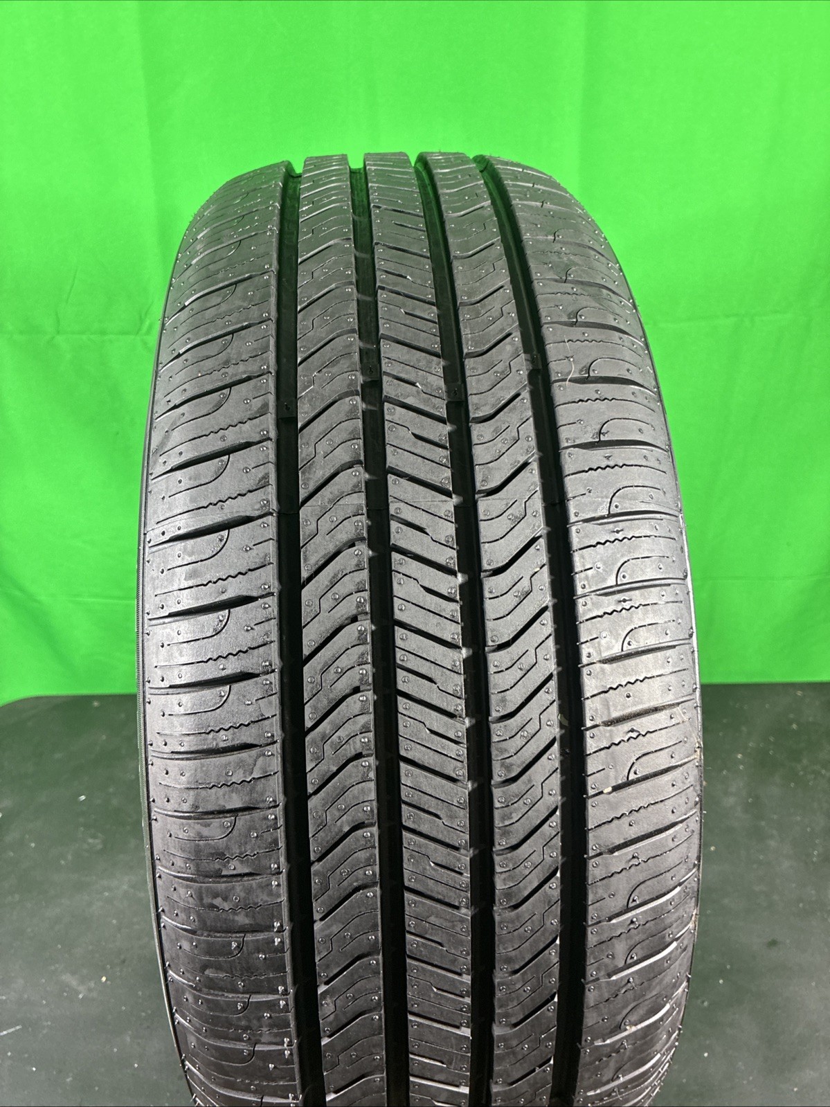 Single,Used-225/50R18 Sailun Atrezzo SH408 95H 9/32 DOT 5025