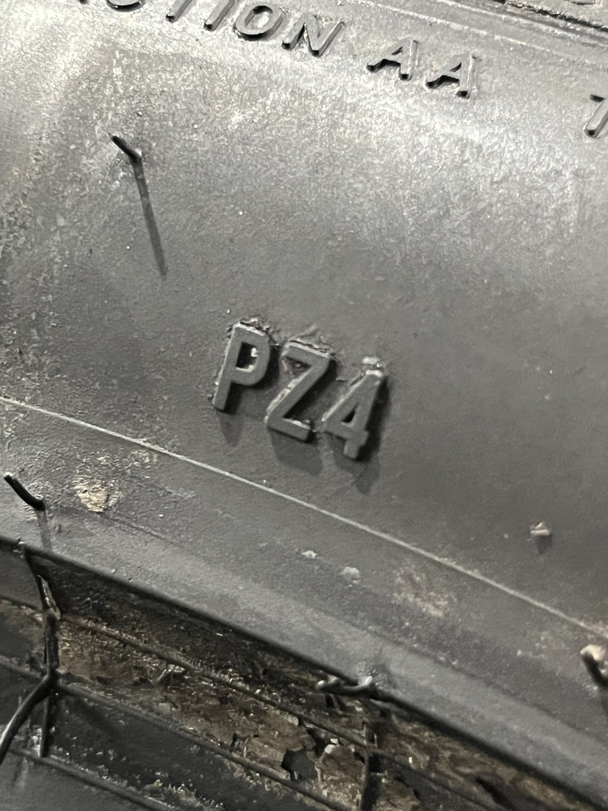 1 Tire Pirelli P Zero PZ4 MO-S PNCS 325/35R23 111Y DOT.1524 4.5/32 NO Patch