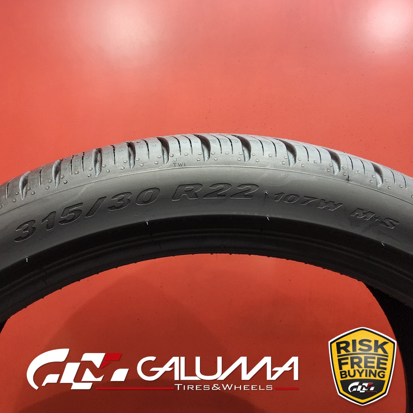 1 (One) Tire LikeNEW Pirelli P Zero All Season PNCS 315/30R22 No Repairs #93897