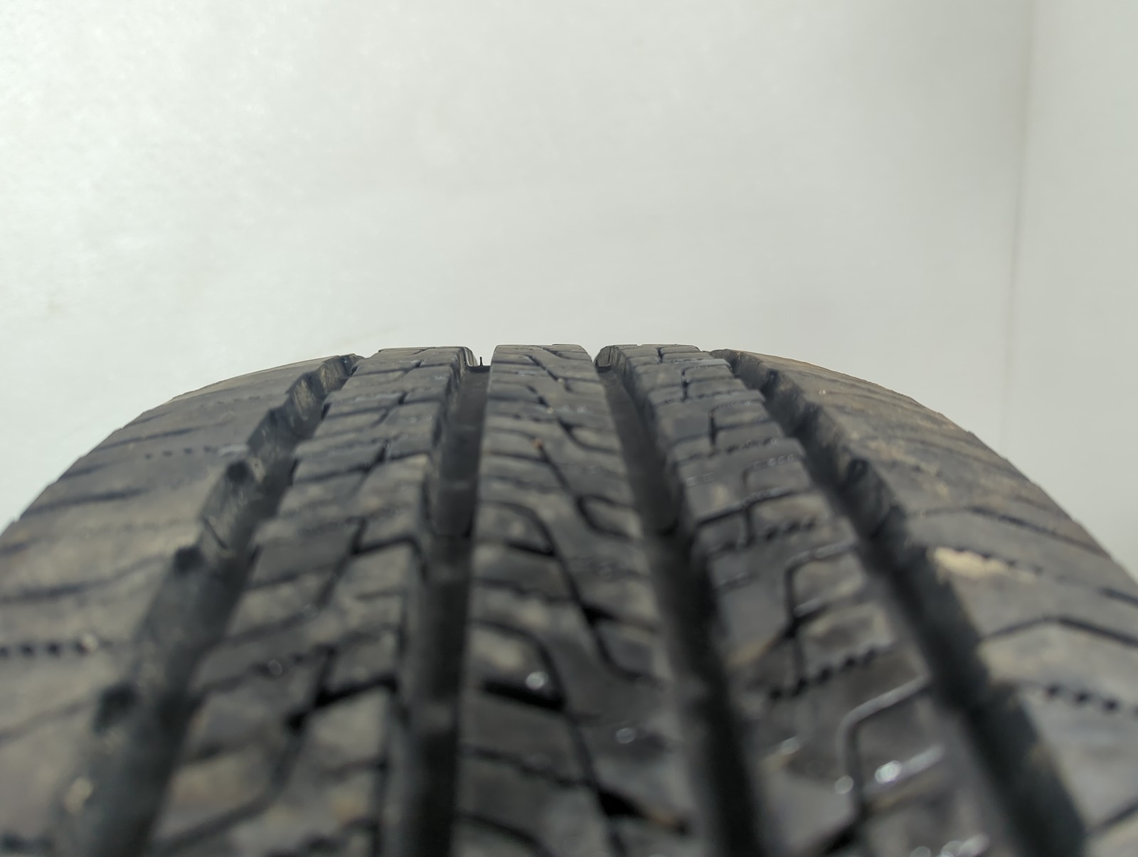 Used Tire 235/75R15 PATHFINDER HT 109T – Tread Depth 11/32