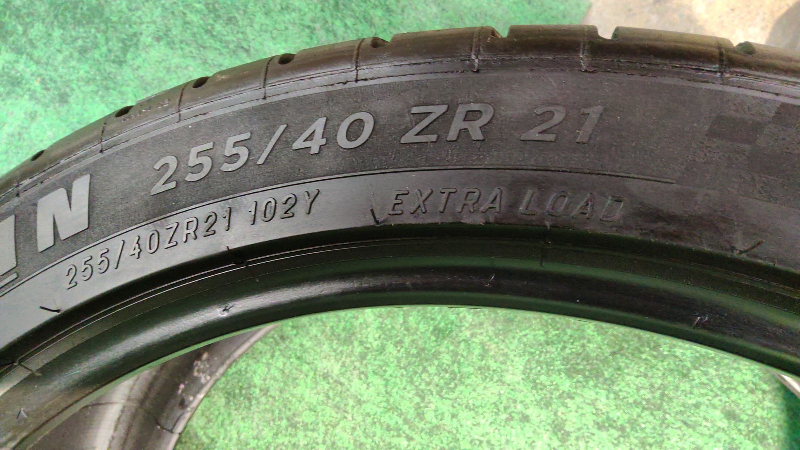 Michelin Pilot Sport All Season 4 Tire 21′ 255/40