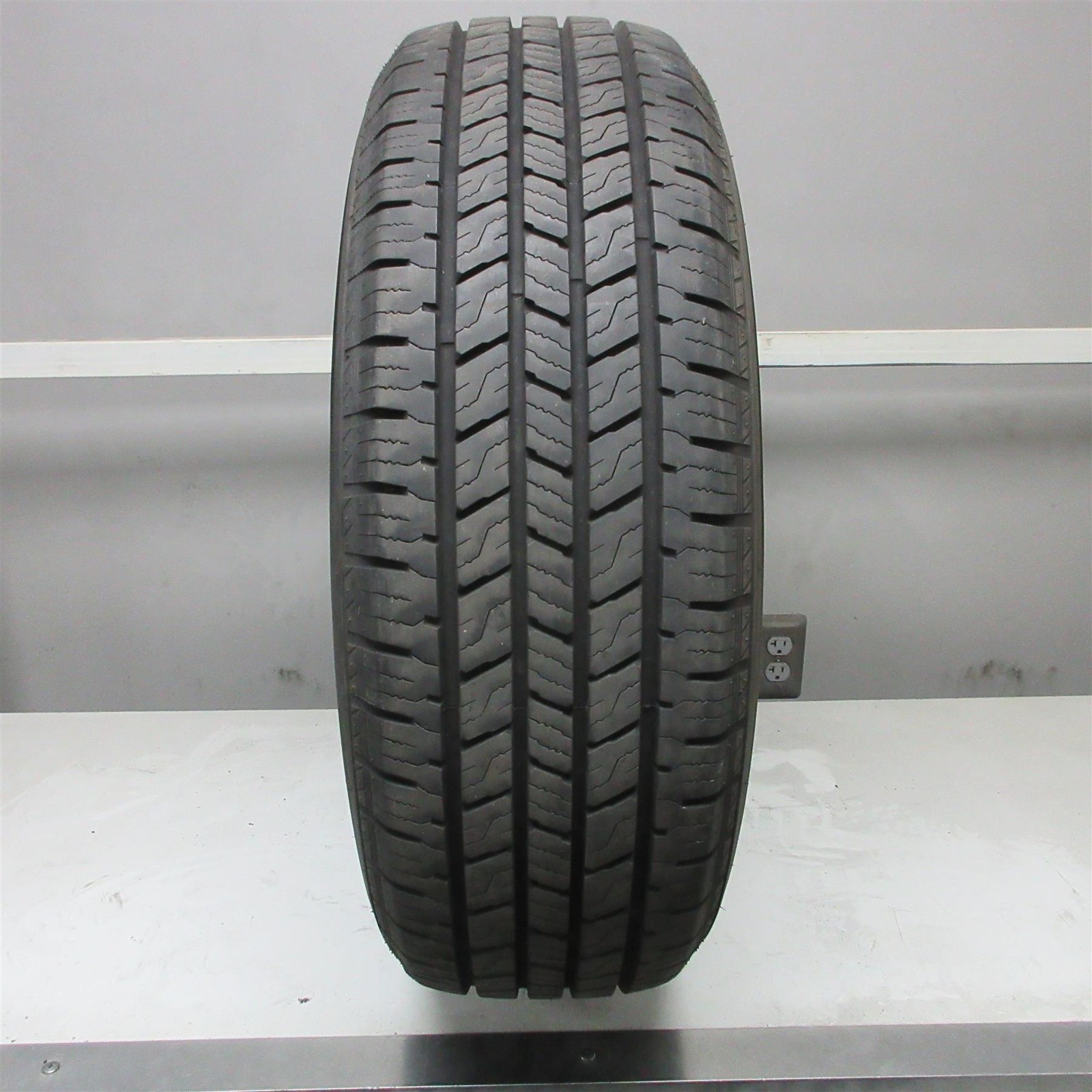 225/65R17 Advanta HTR-800 102H Used Tire (9/32nd) NO PATCHES! (QTY 1)