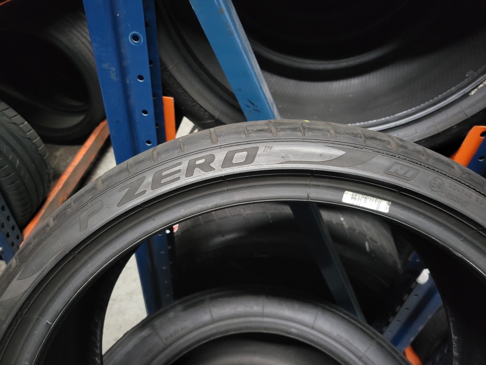 1 SUPER NICE 235/35/20 PIRELLI P ZERO PZ4 N1 235/35ZR20 88Y 6.8/32 2353520