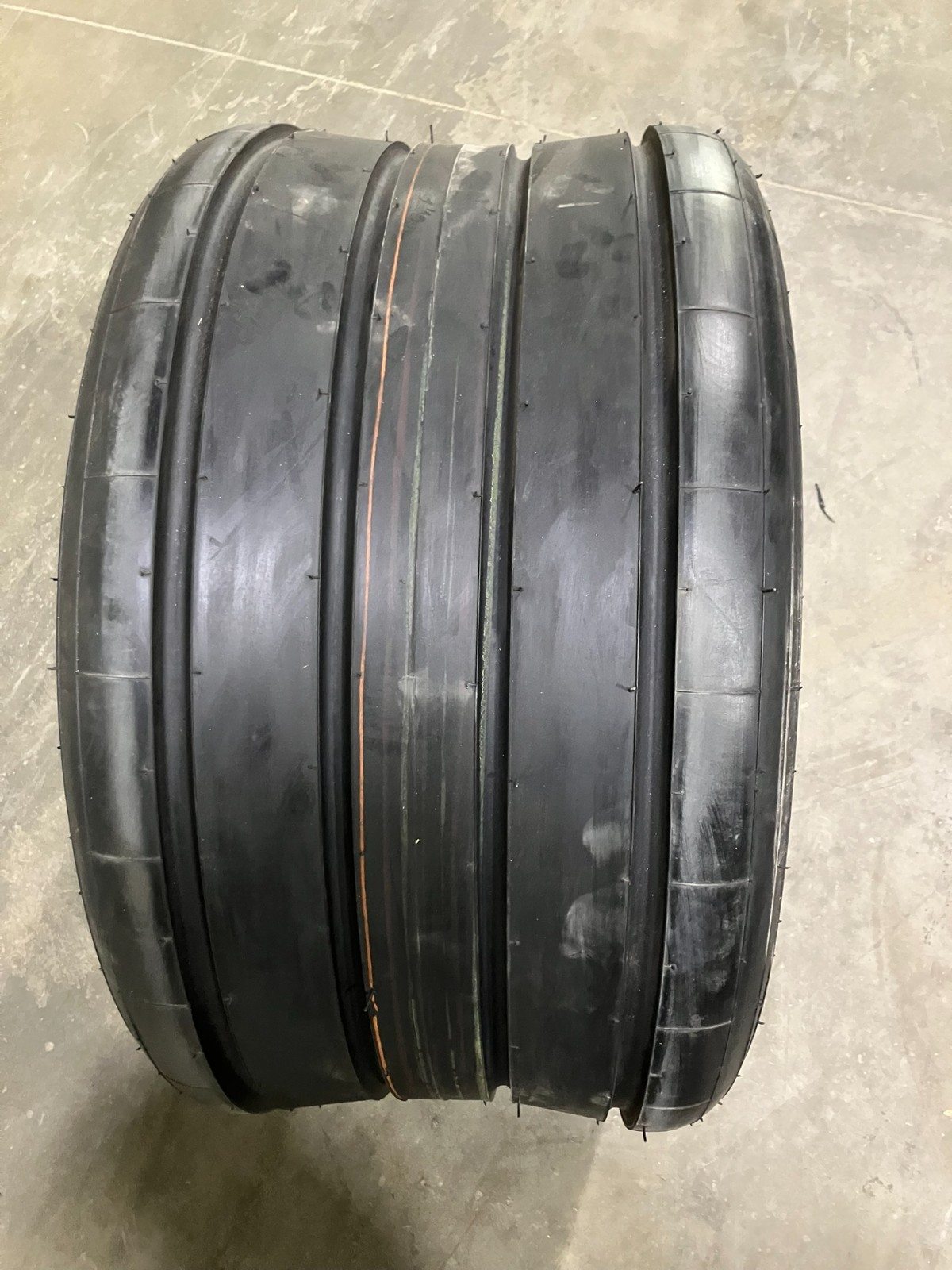 New Baler Tire 31 13.50 15 MRL Rib Implement Heavy 12 ply Tubeless 31×13.50-15