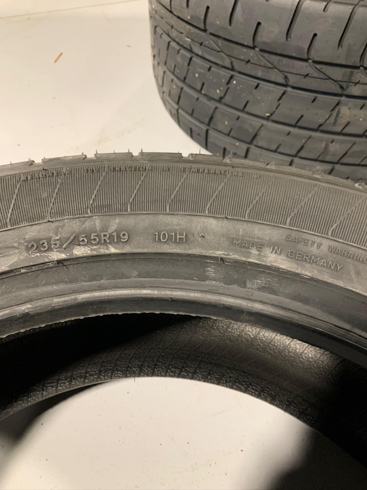 1 New 235 55 19 Goodyear Eagle LS-2 Standard Load All Season Tire