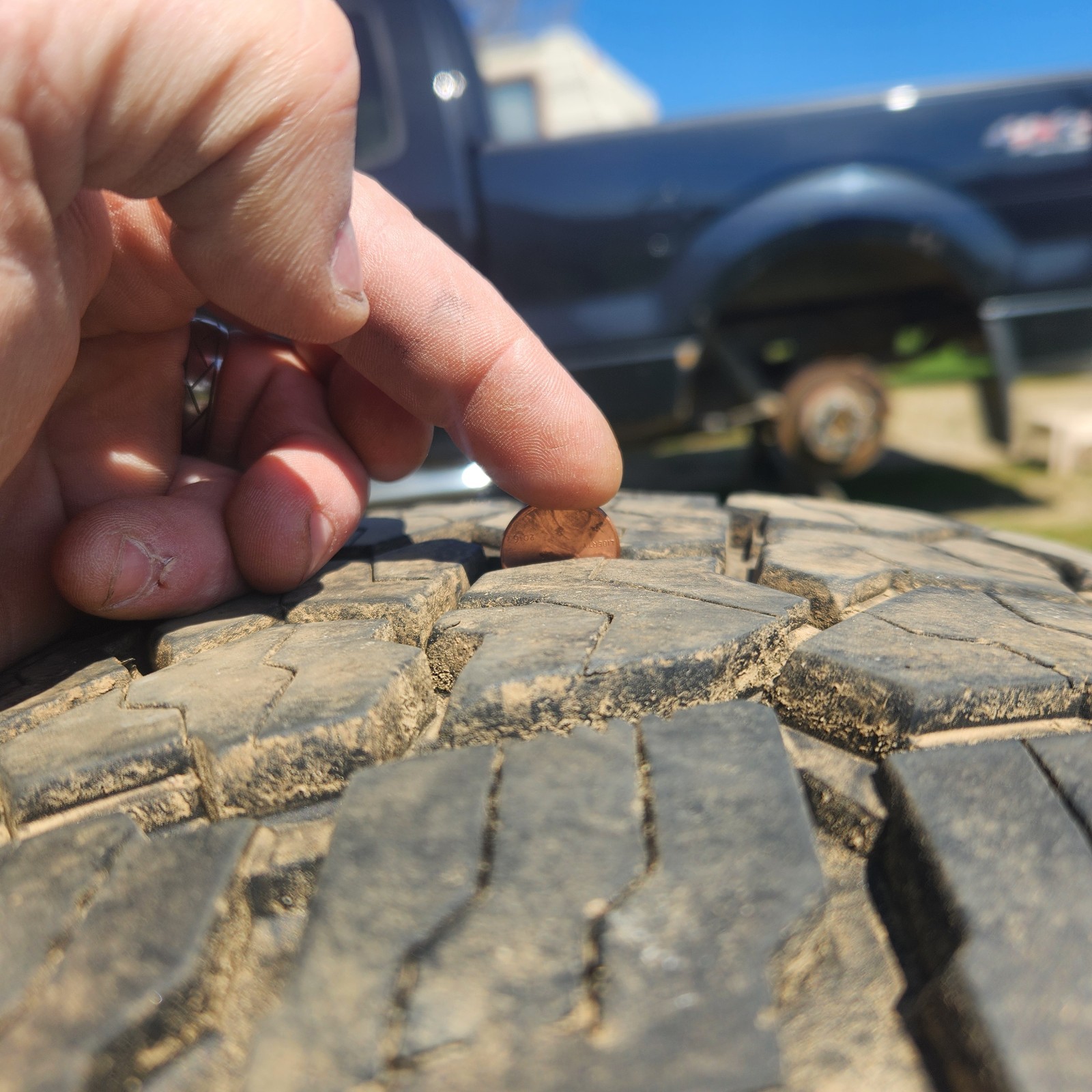 4- Used COOPER DISCOVERER STRONGHOLD AT LT275/65R18 123S E1 RWL
