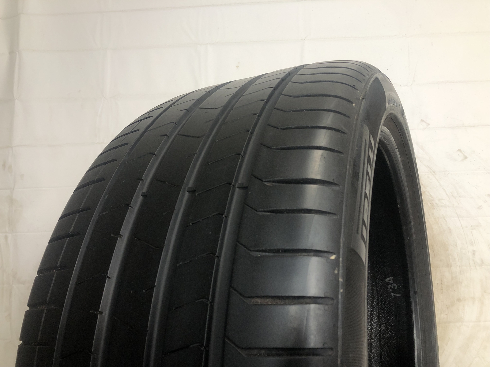 [1] PIrelli P Zero PZ4 Run Flat P315/35R21 315 35 21 Tire 7.75/32
