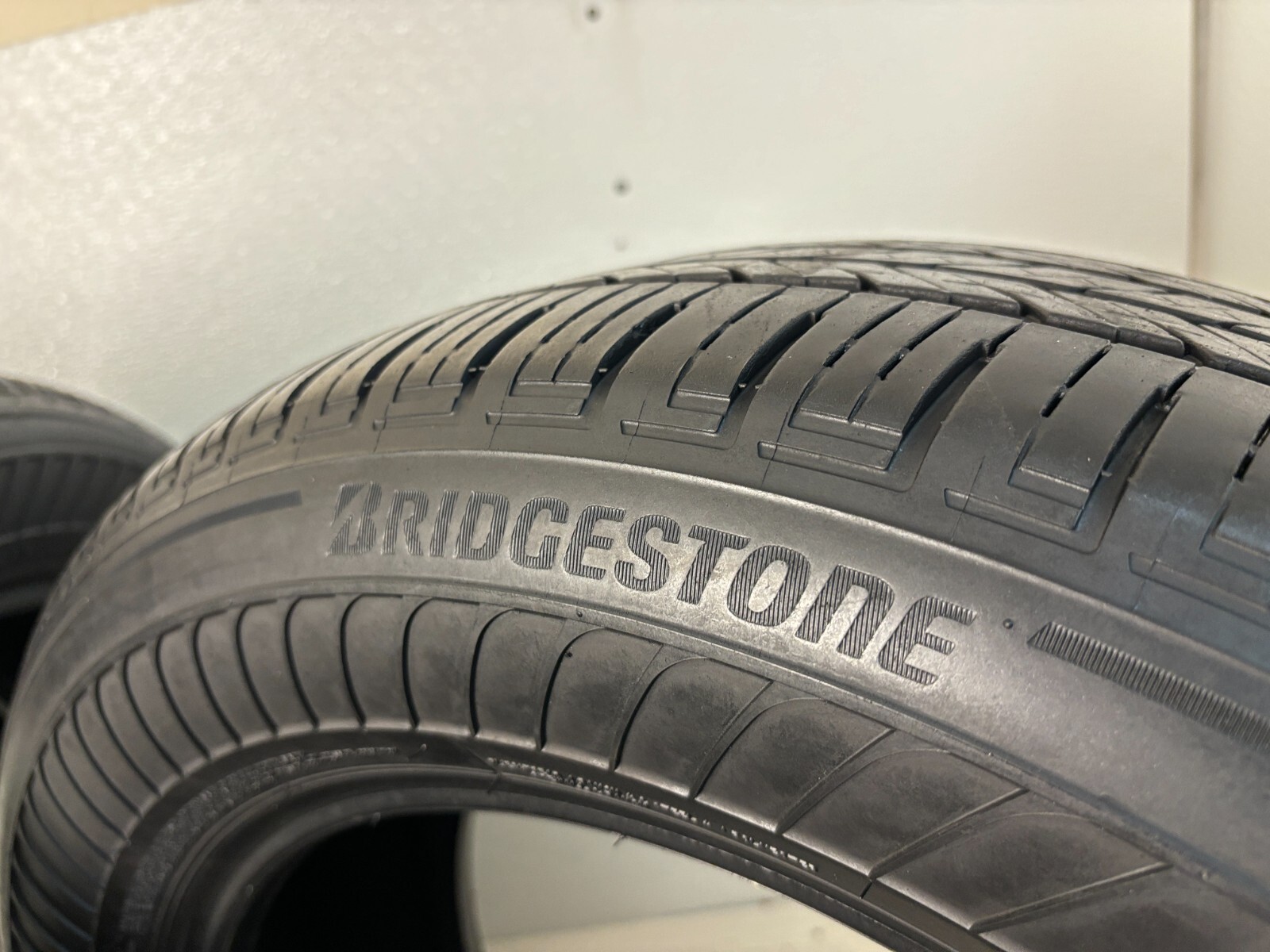 NO SHIPPING ONLY LOCAL PICK UP Set 4 Tires 235 60 18 Bridgestone Alenza A/S RFT