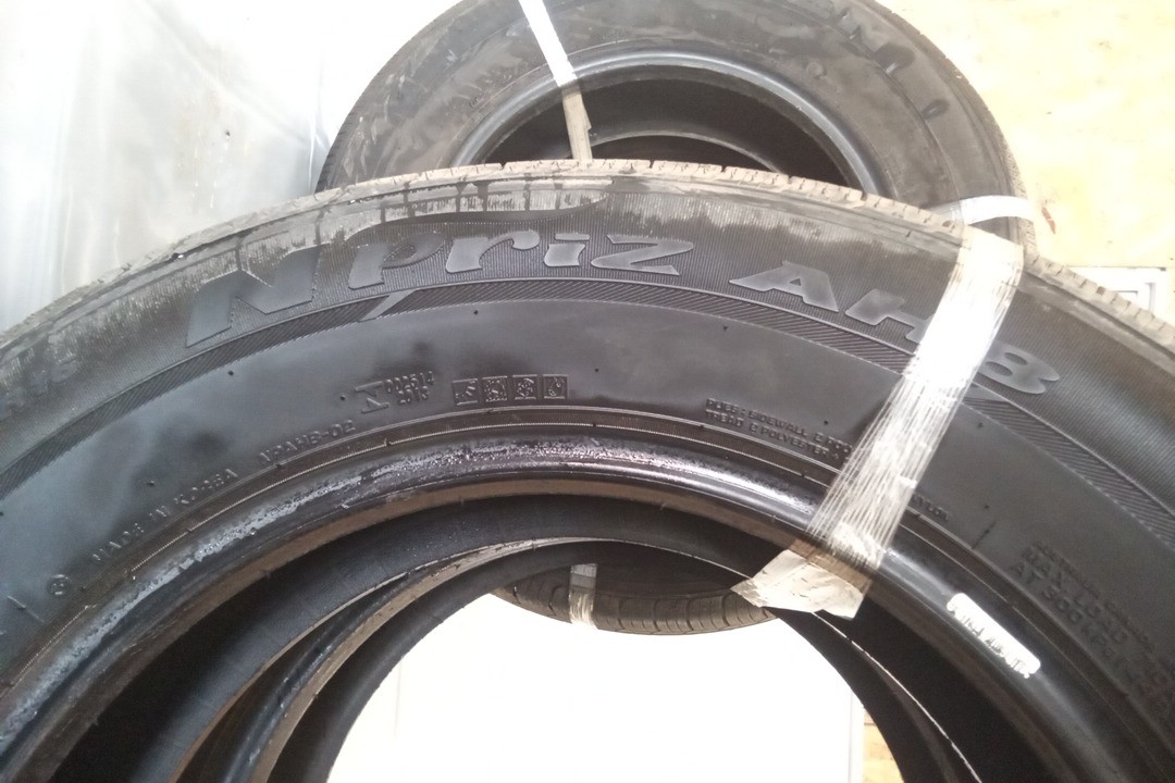 Set of 4 Used P205/70R16 NEXEN NPRIAZ AH6 Tires w/ 10/32 Tread