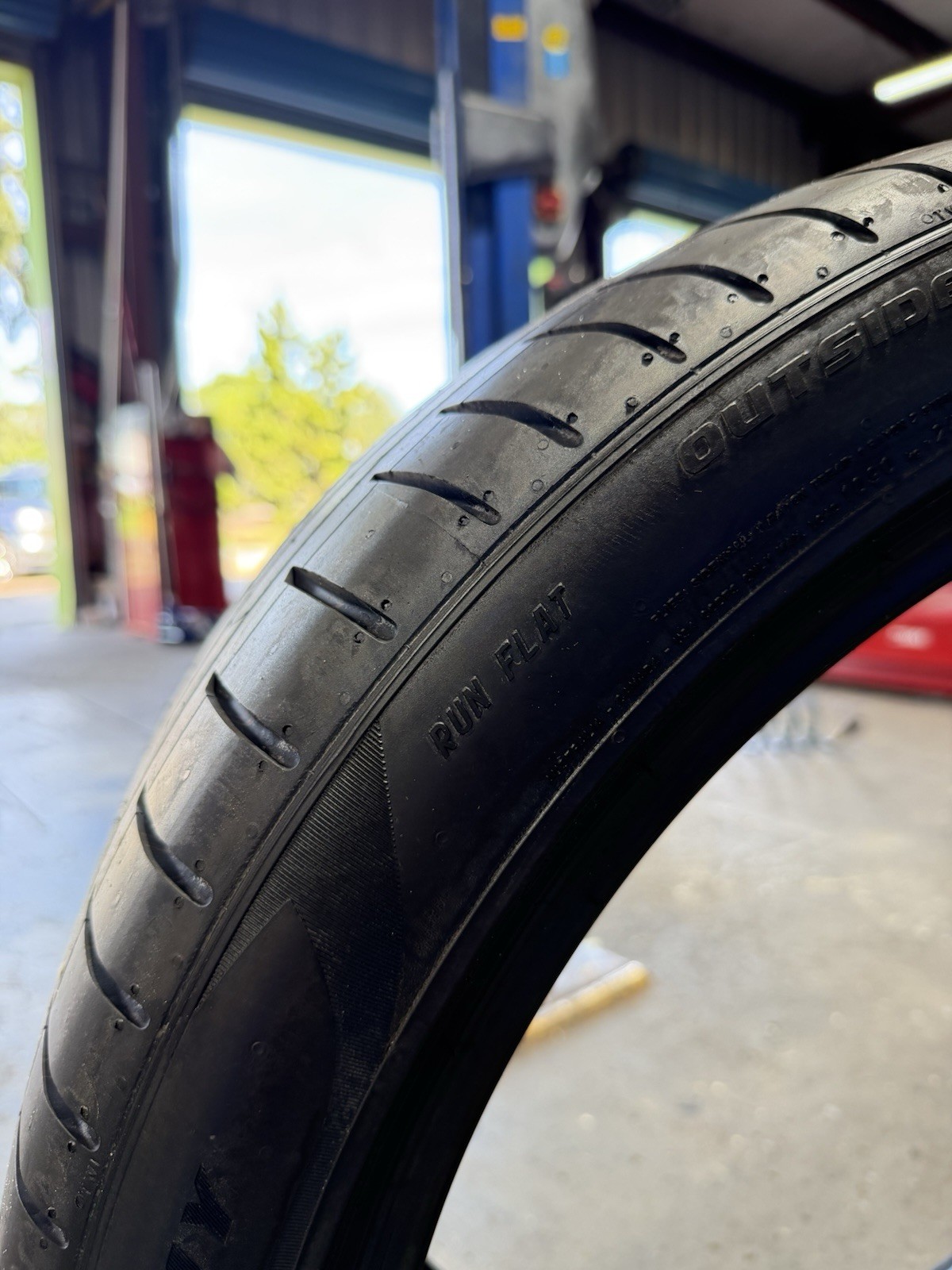 315/35/ZR21 PIRELLI PZERO Tire Run Flat 111Y XL (Used)